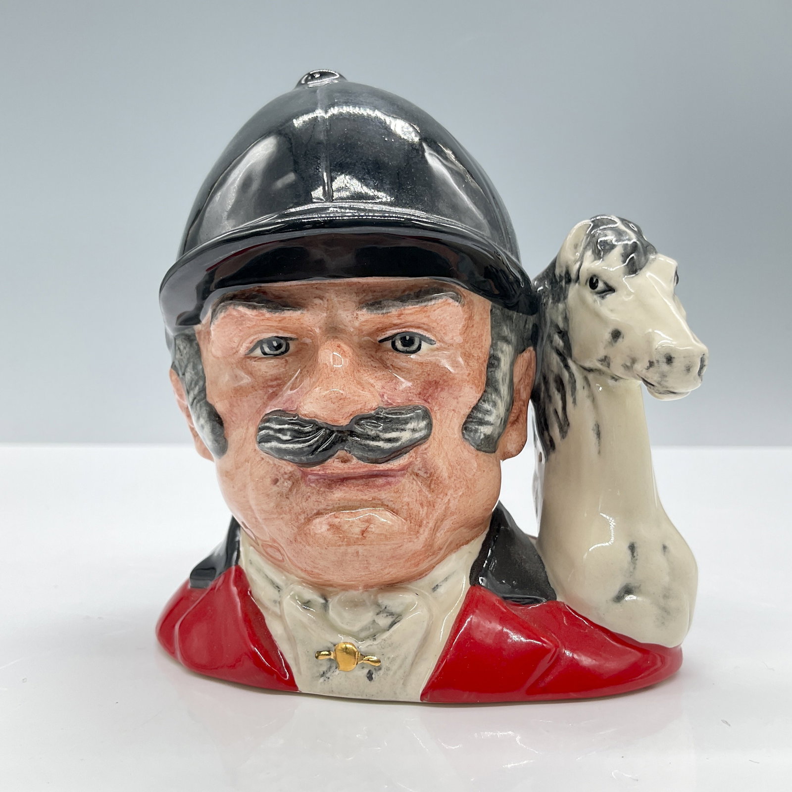 Master Equestrian D6898 Small Royal Doulton Character Jug (1 of 3)
