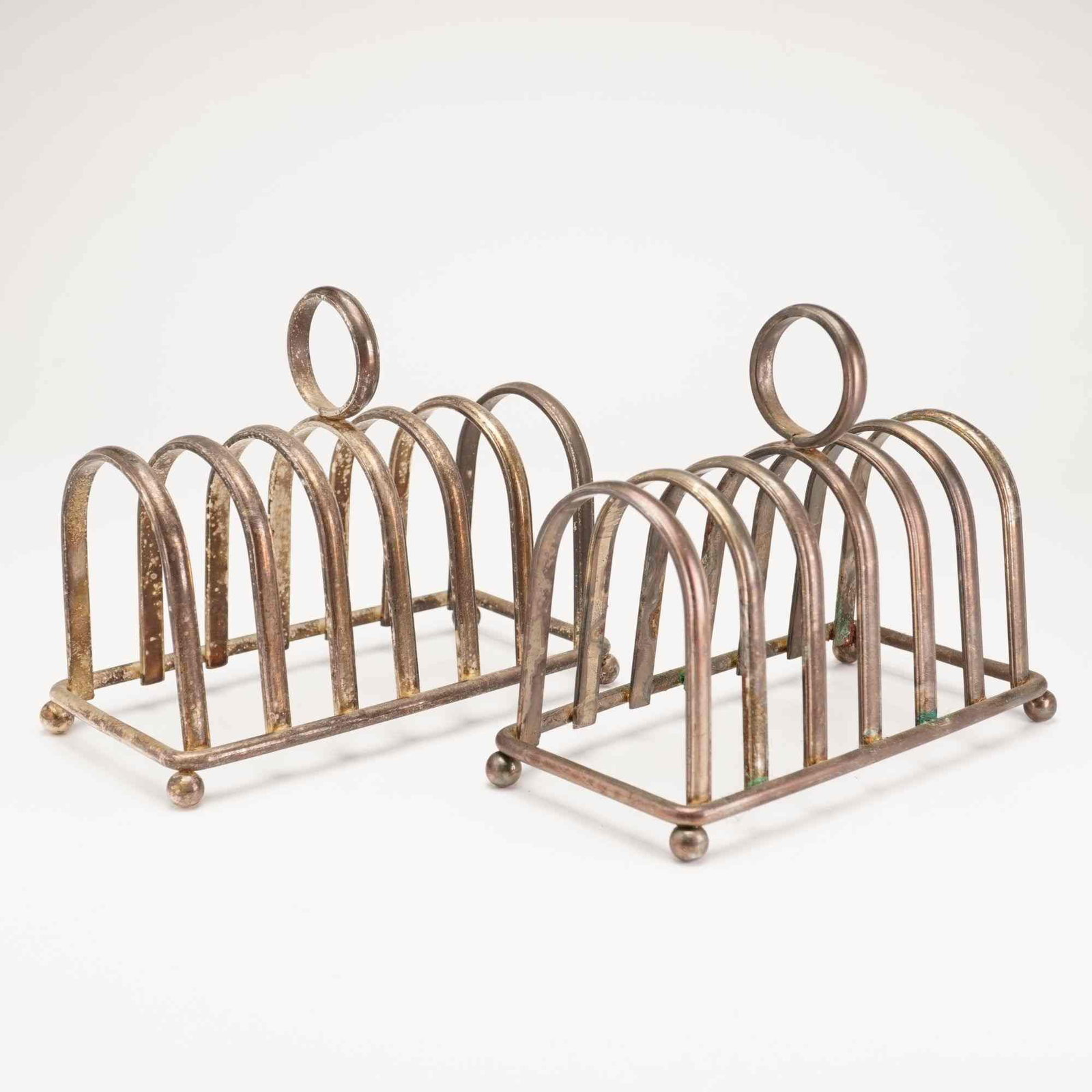 Pair of Wedgwood Silverplated Toast Racks (1 of 3)