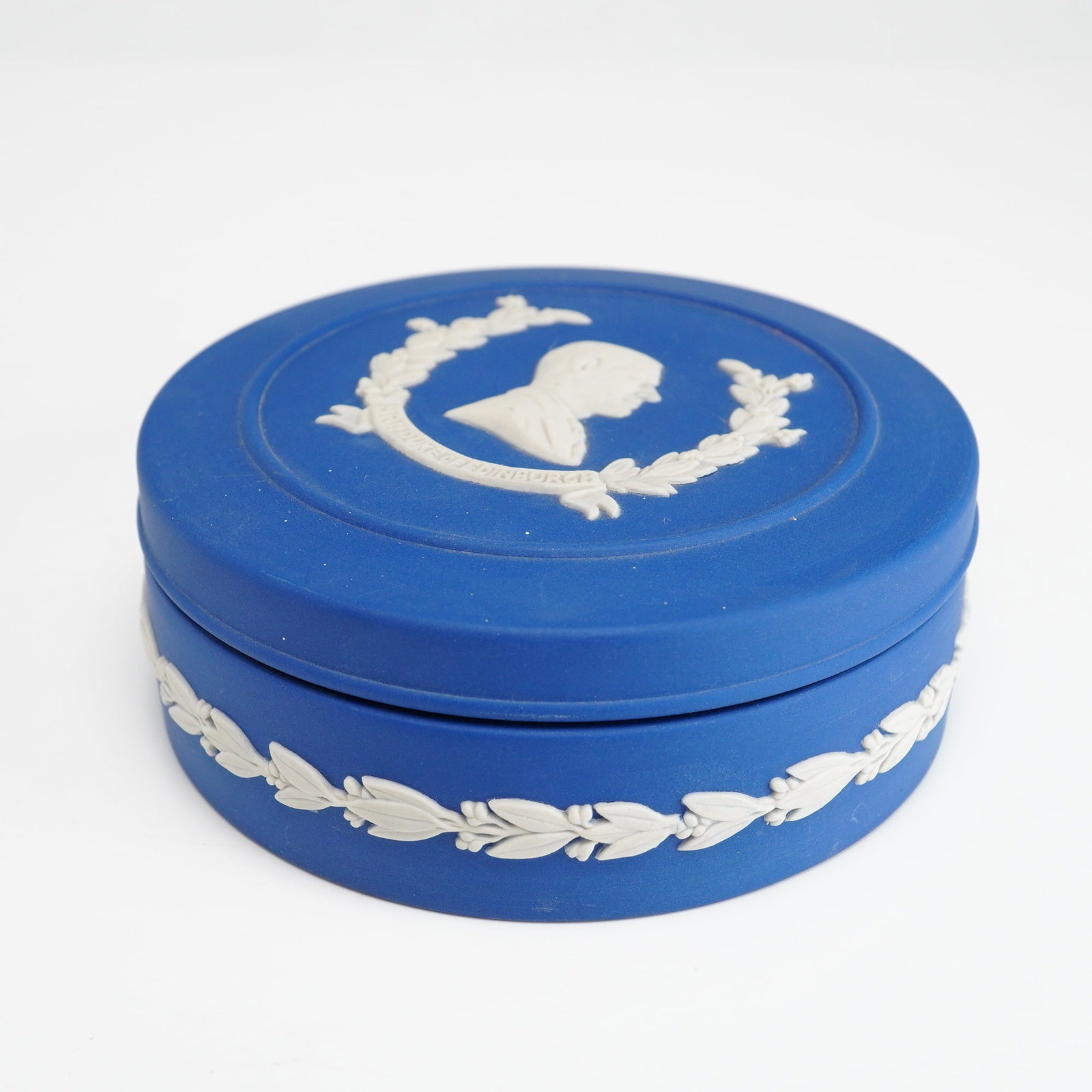 Wedgwood Blue Jasperware Commemorative Lidded Box HRH Duke of Edinburgh 1977 (1 of 4)