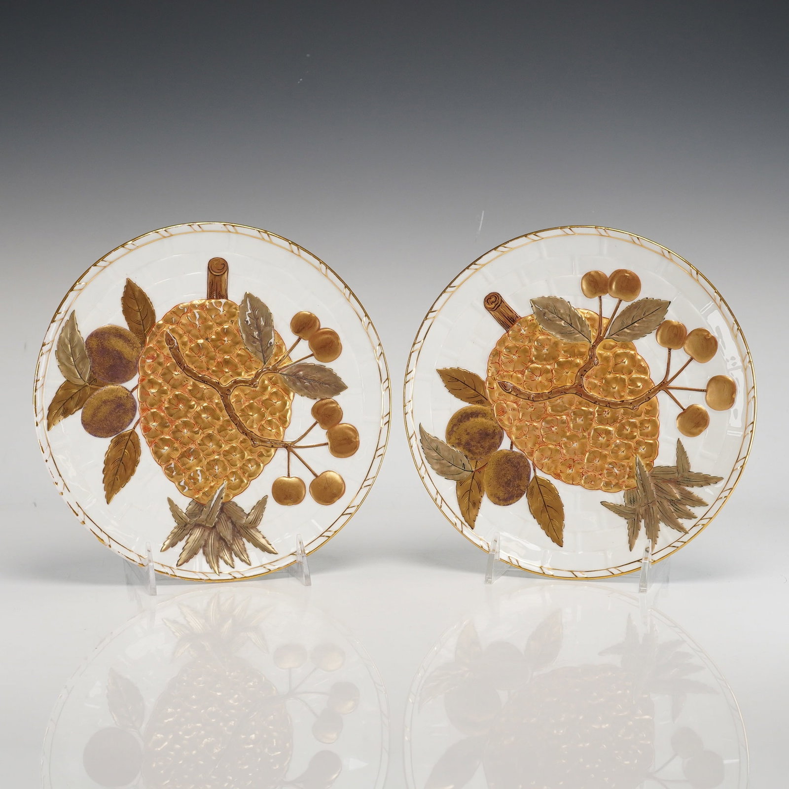 2pc Wedgwood Gilded Pineapple Plates (1 of 3)