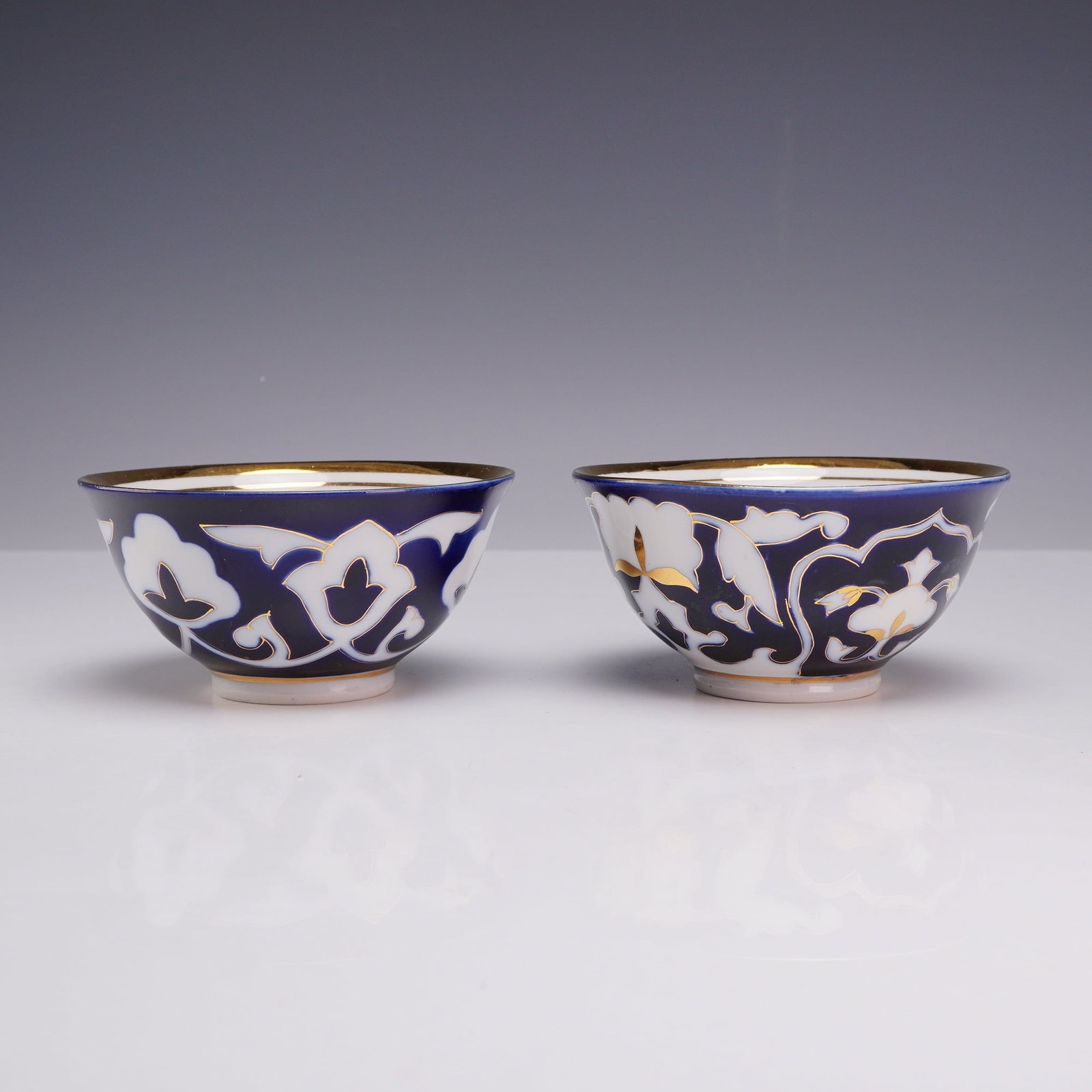 A Pair of Uzbek Tashkent Porcelain Pialas in the Paxtagul Pattern (1 of 3)