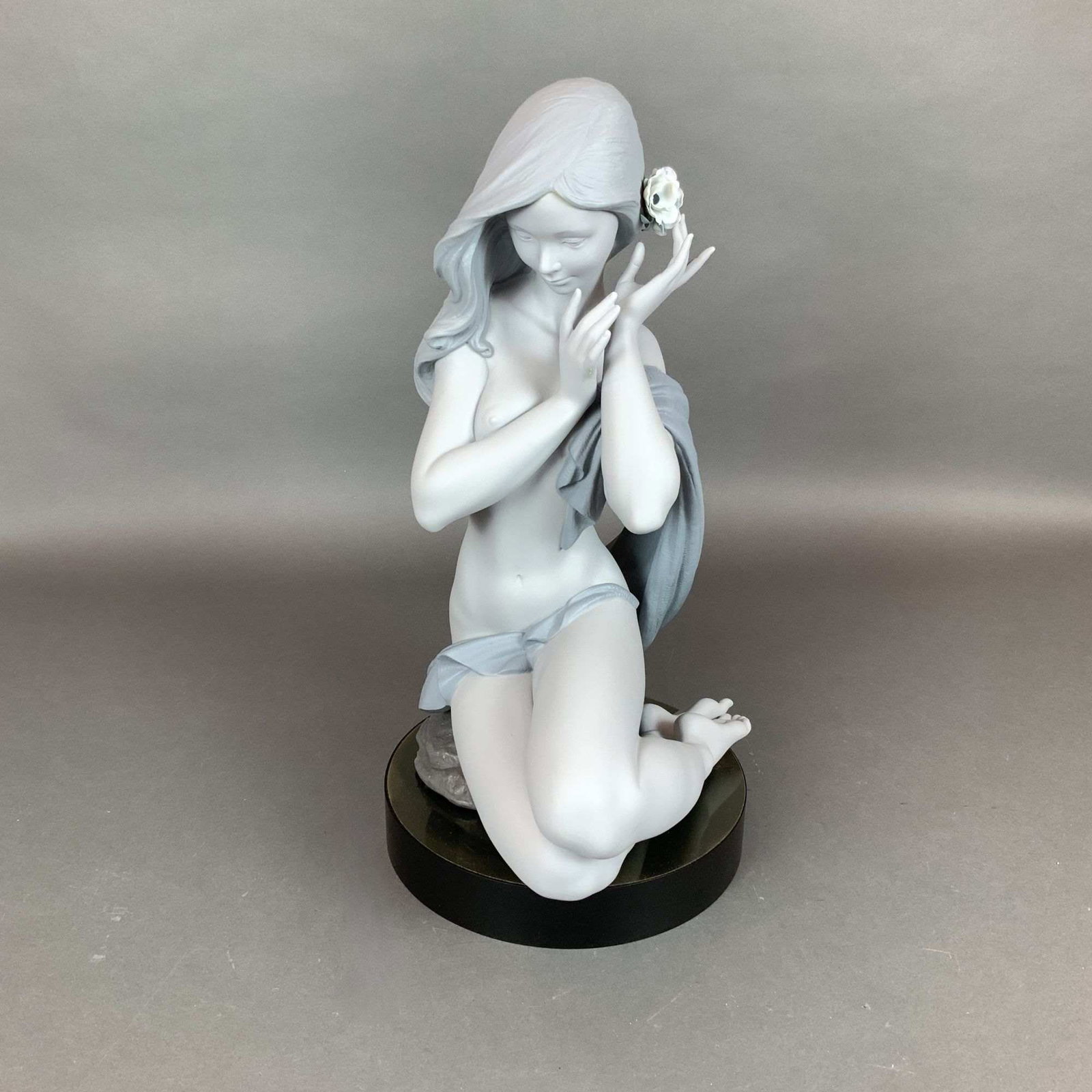 Lladro Limited Edition Matte Porcelain Sculpture, Subtle Moonlight 01013034 with Base & COA (1 of 4)