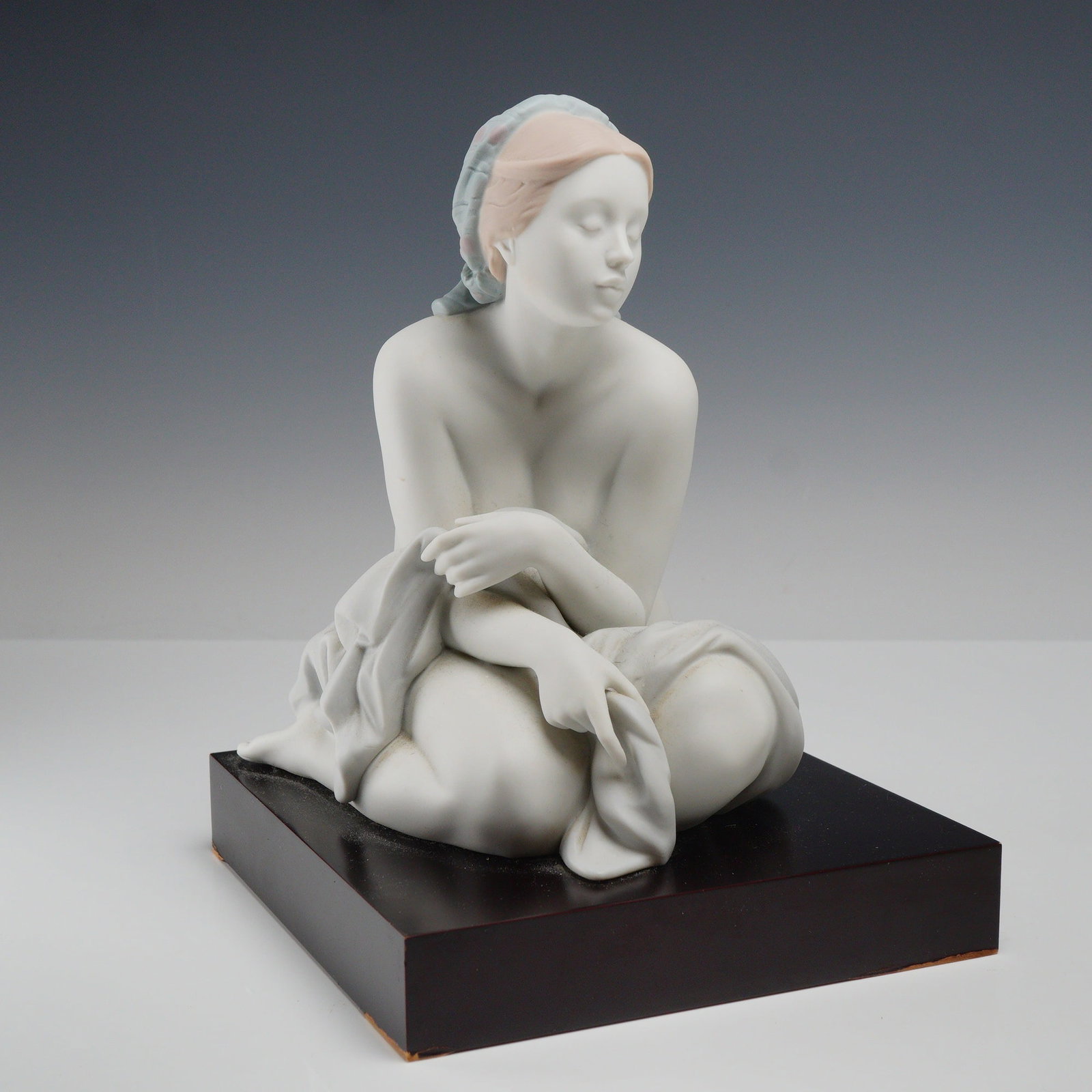 Lladro Timeless Moment Limited Edition Matte Porcelain Sculpture 385/1500 (1 of 4)