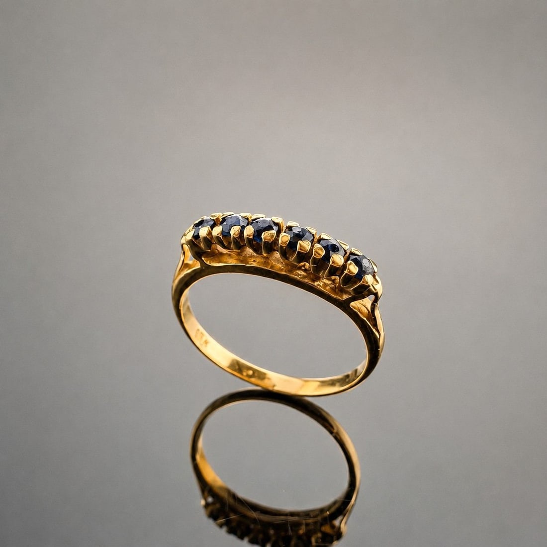 18K Yellow Gold and Sapphire Ring (1 of 4)