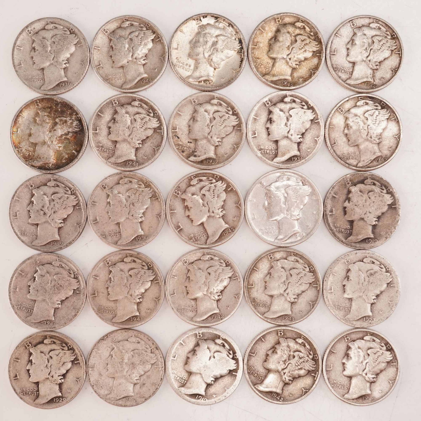 Lot of 25 Loose Mercury 90% Silver Dimes, Circulated (1 of 2)