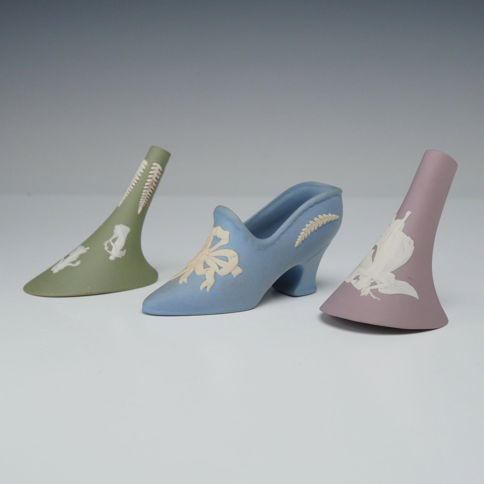 3pc Wedgwood Jasperware Shoe Heels and Slipper (1 of 4)
