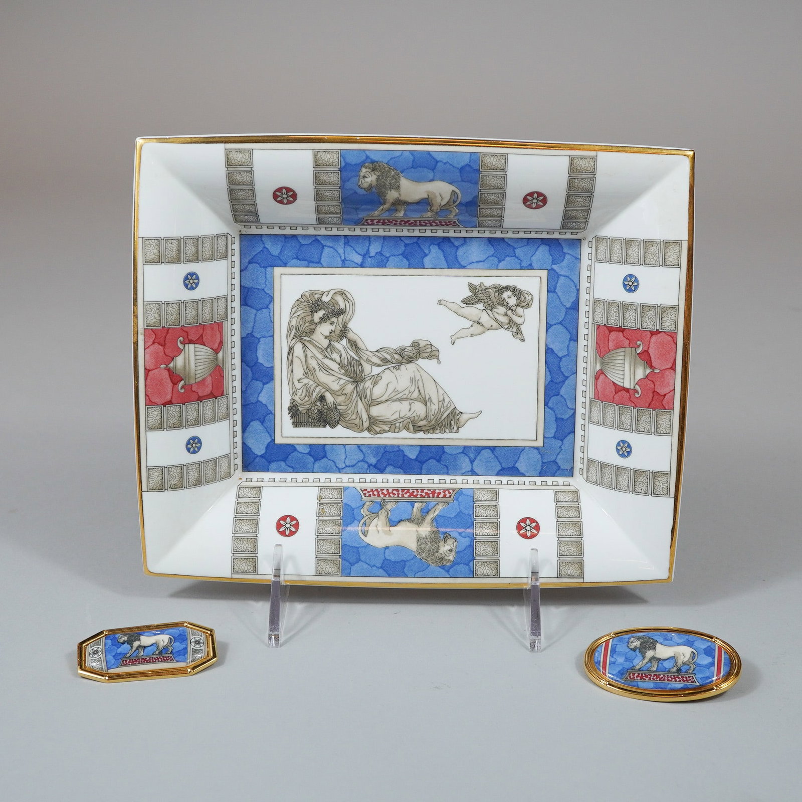 3pcWedgwood Lion and Stone Porcelain and Metal Items (1 of 4)