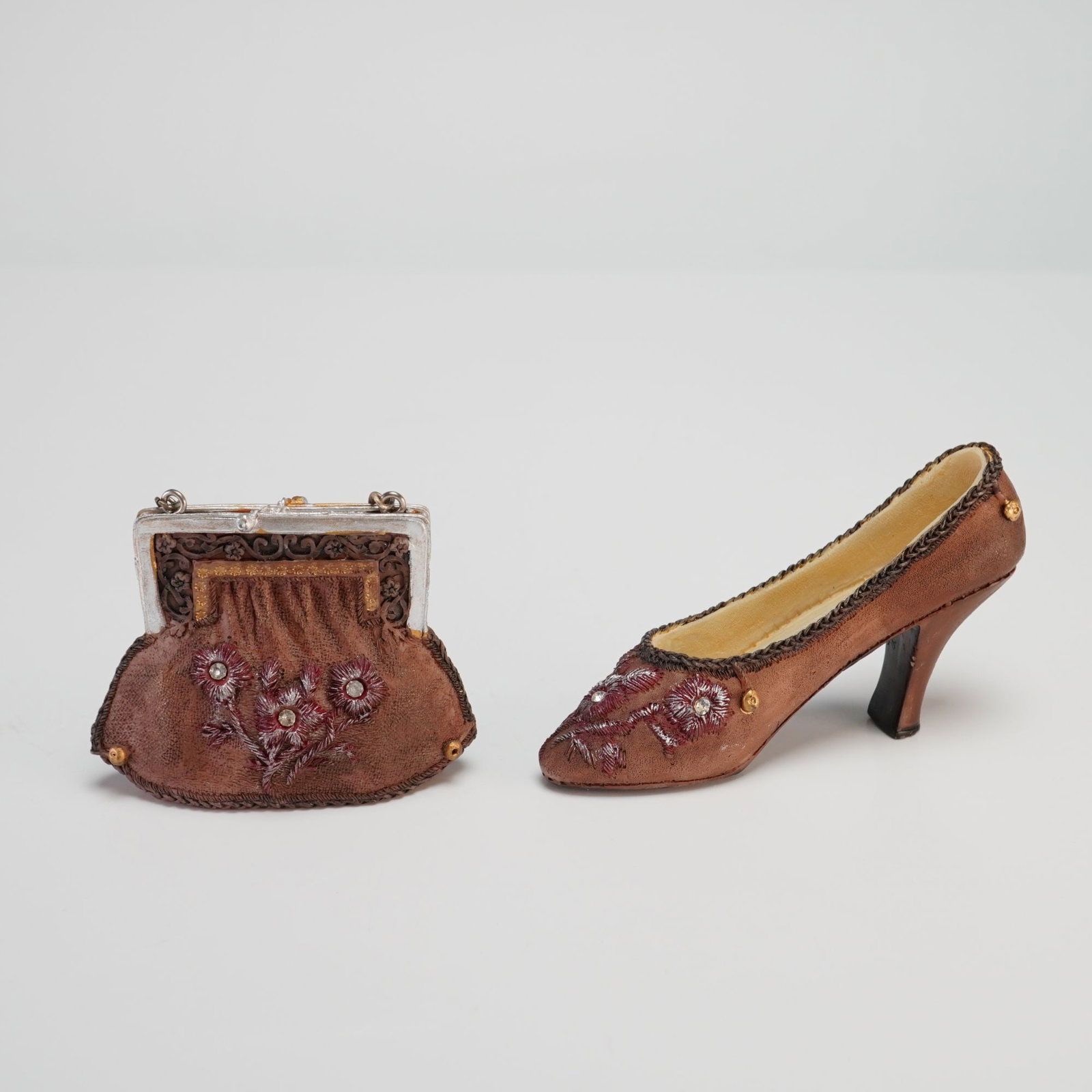 2pc Miniature High-Heeled Shoe and Matching Handbag Figurines (1 of 3)
