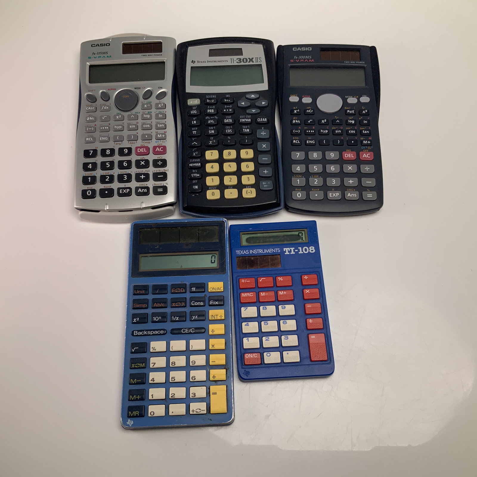 5pc Texas Instruments and Casio Calculators (1 of 2)