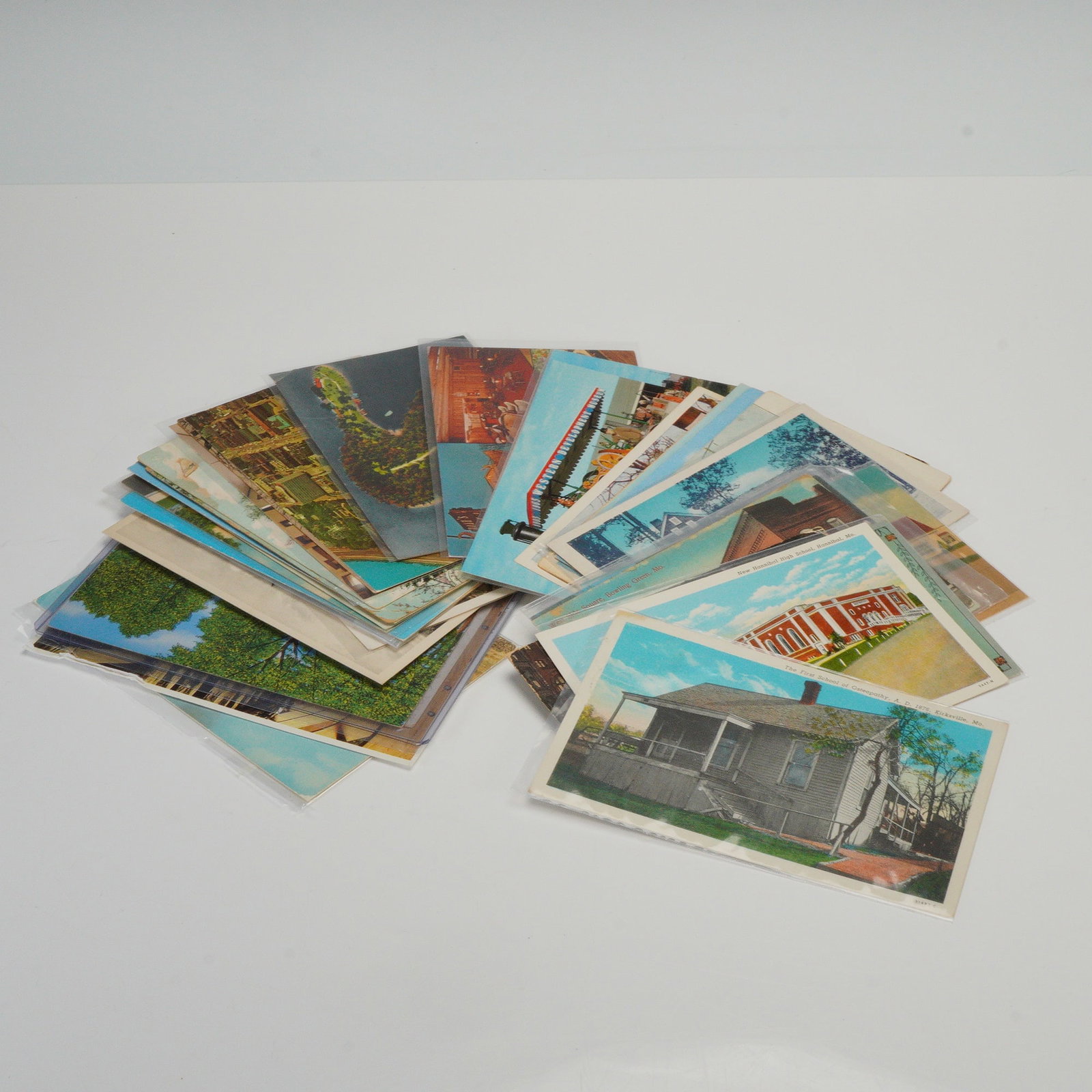 A Collection of Vintage American Postcards, Mid-20th Century, (1 of 2)