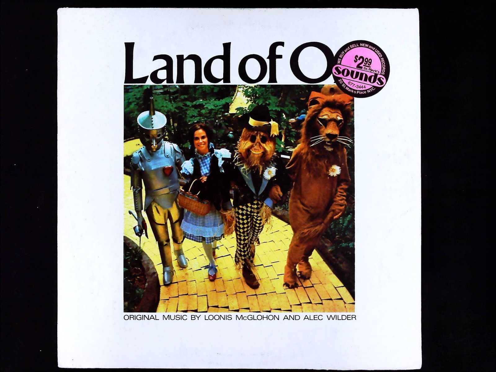 Land of Oz Original Cast Recording LP Alec Wilder and Loomis McGlohon PRP 22201: This 12-inch vinyl long-play record features the original music and cast from the Land of Oz theme park located in Beech Mountain, North Carolina. The album contains original compositions by Alec Wild