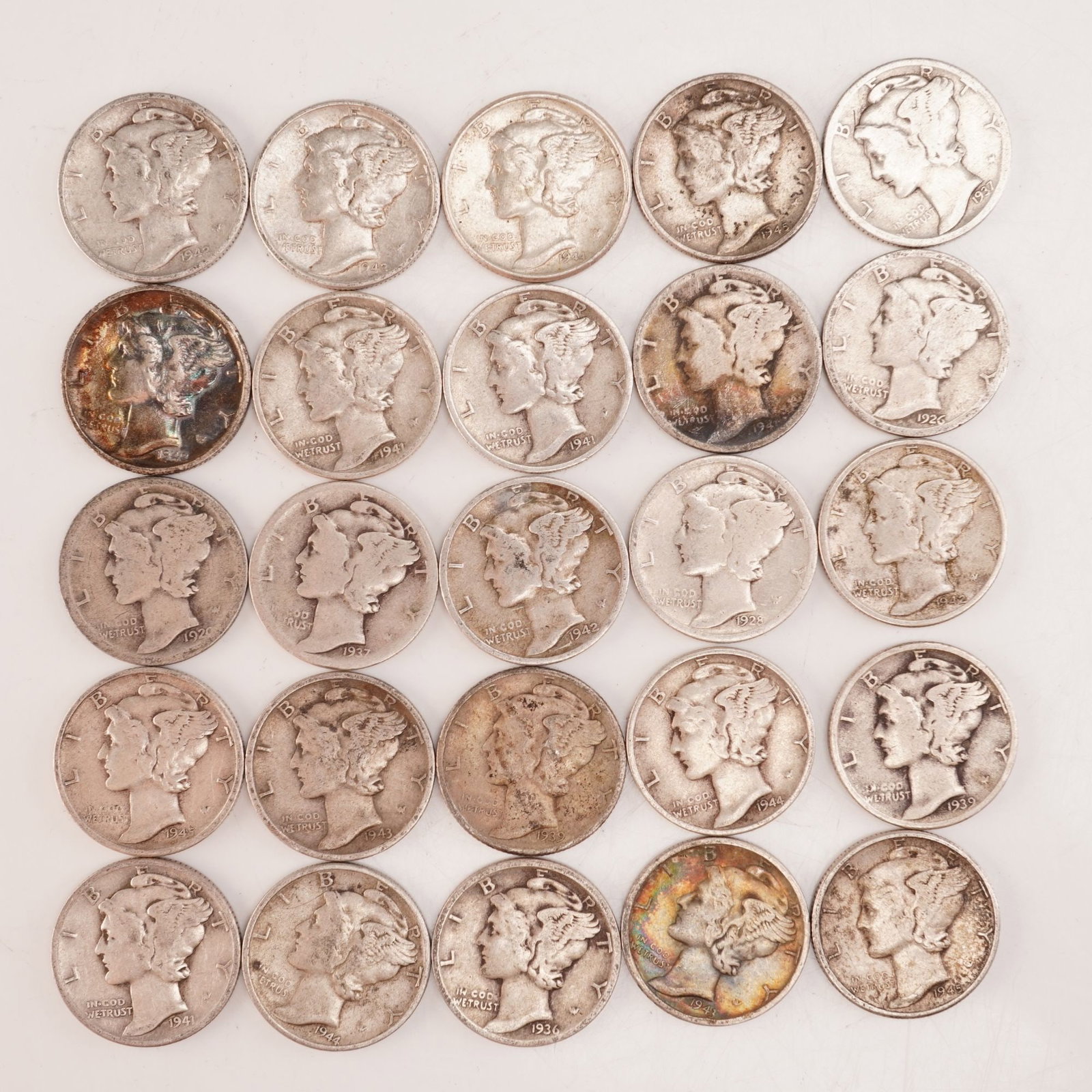 Lot of 25 Loose Mercury 90% Silver Dimes, Circulated (1 of 2)