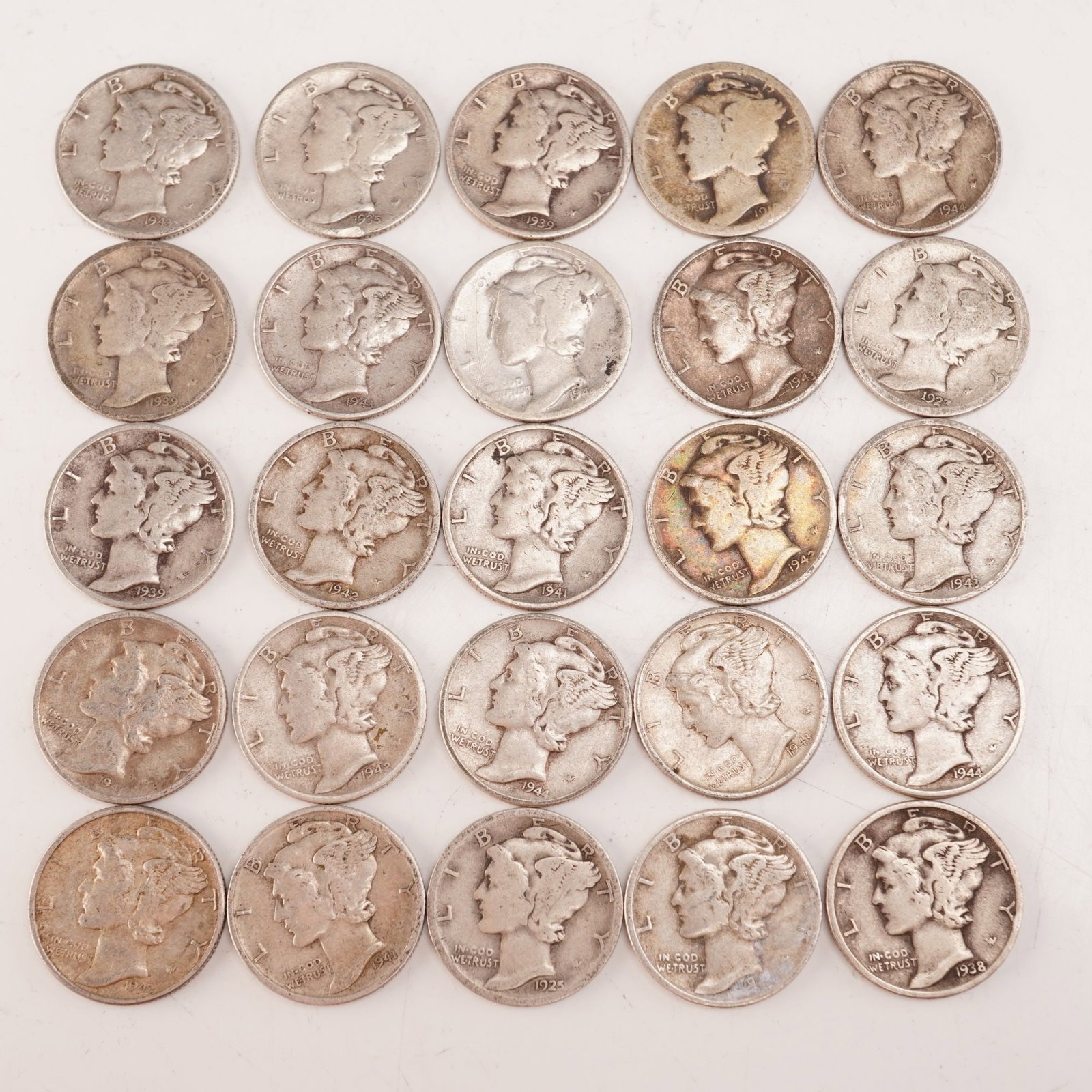 Lot of 25 Loose Mercury 90% Silver Dimes, Circulated (1 of 2)