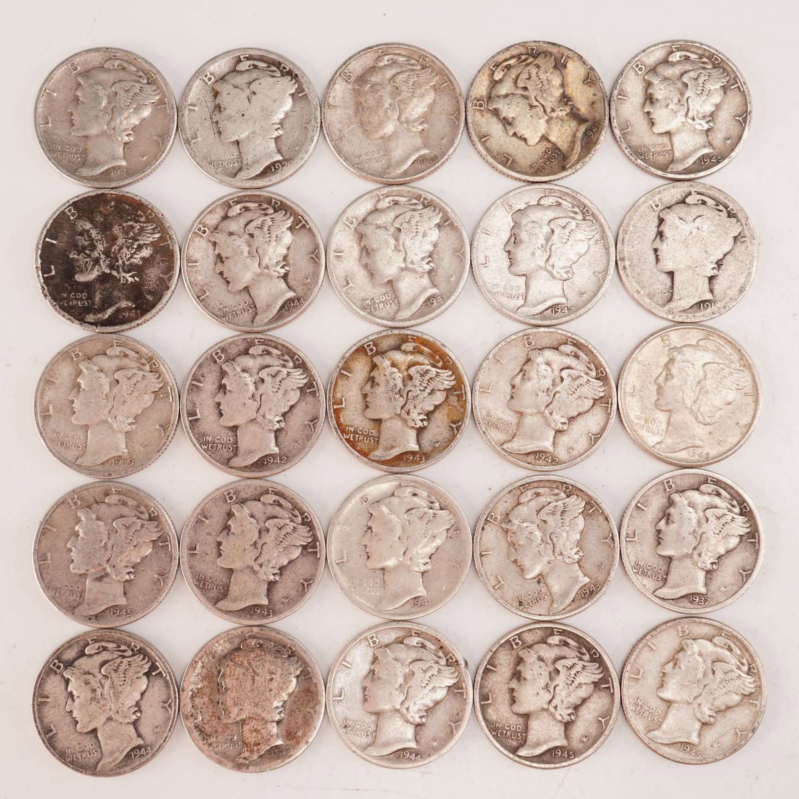Lot of 25 Loose Mercury 90% Silver Dimes, Circulated (1 of 2)