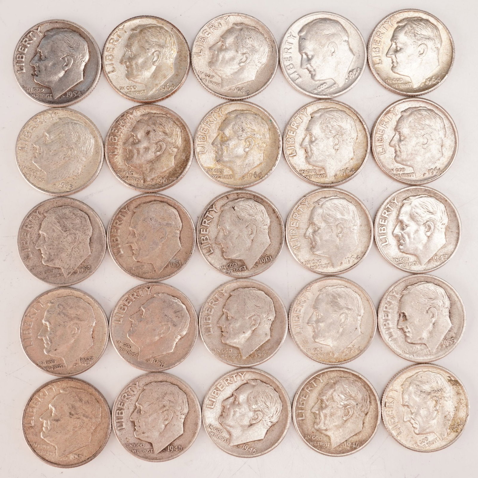 Lot of 25 Loose Roosevelt 90% Silver Dimes, Circulated: Obverse portrait in left profile of Franklin D. Roosevelt, the 32nd President of the United States from 1933 to his death in 1945, is accompanied with the motto: "IN GOD WE TRUST" and surrounded with 