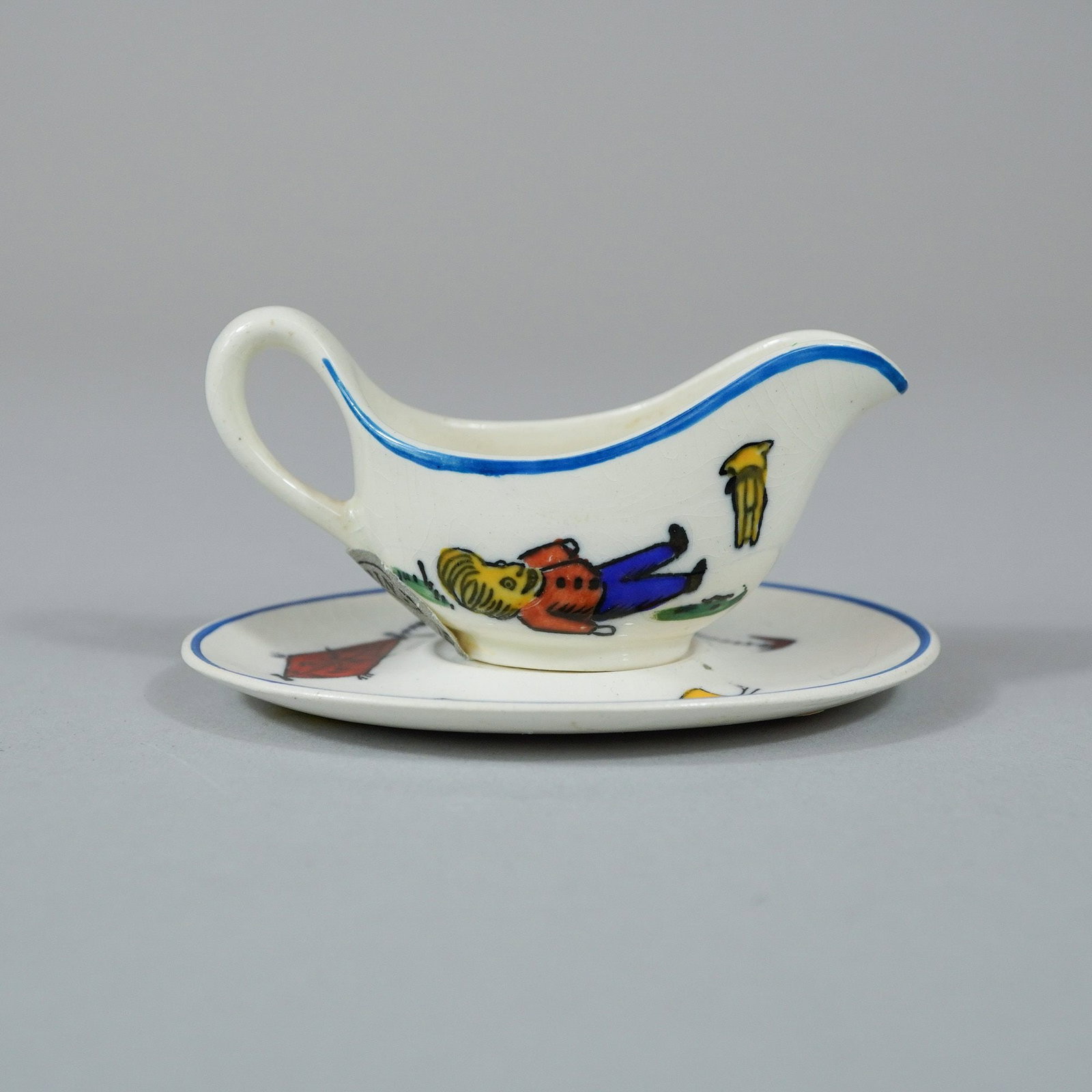 Wedgwood Miniature Earthenware Sauce Boat and Underplate (1 of 3)