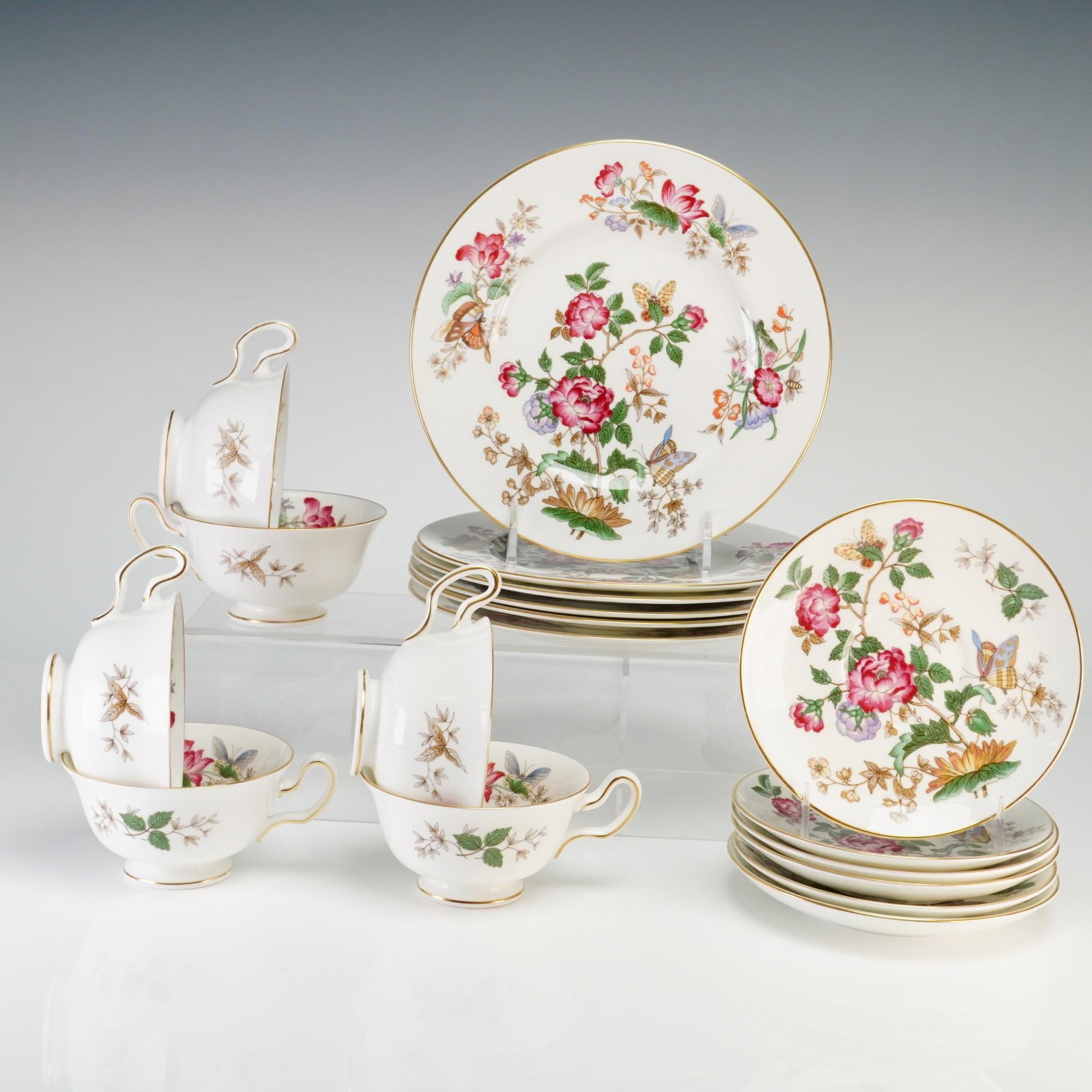 18pc Wedgwood Bone China Dessert Service- Cups, Saucers and Plates, Charnwood Pattern (1 of 3)