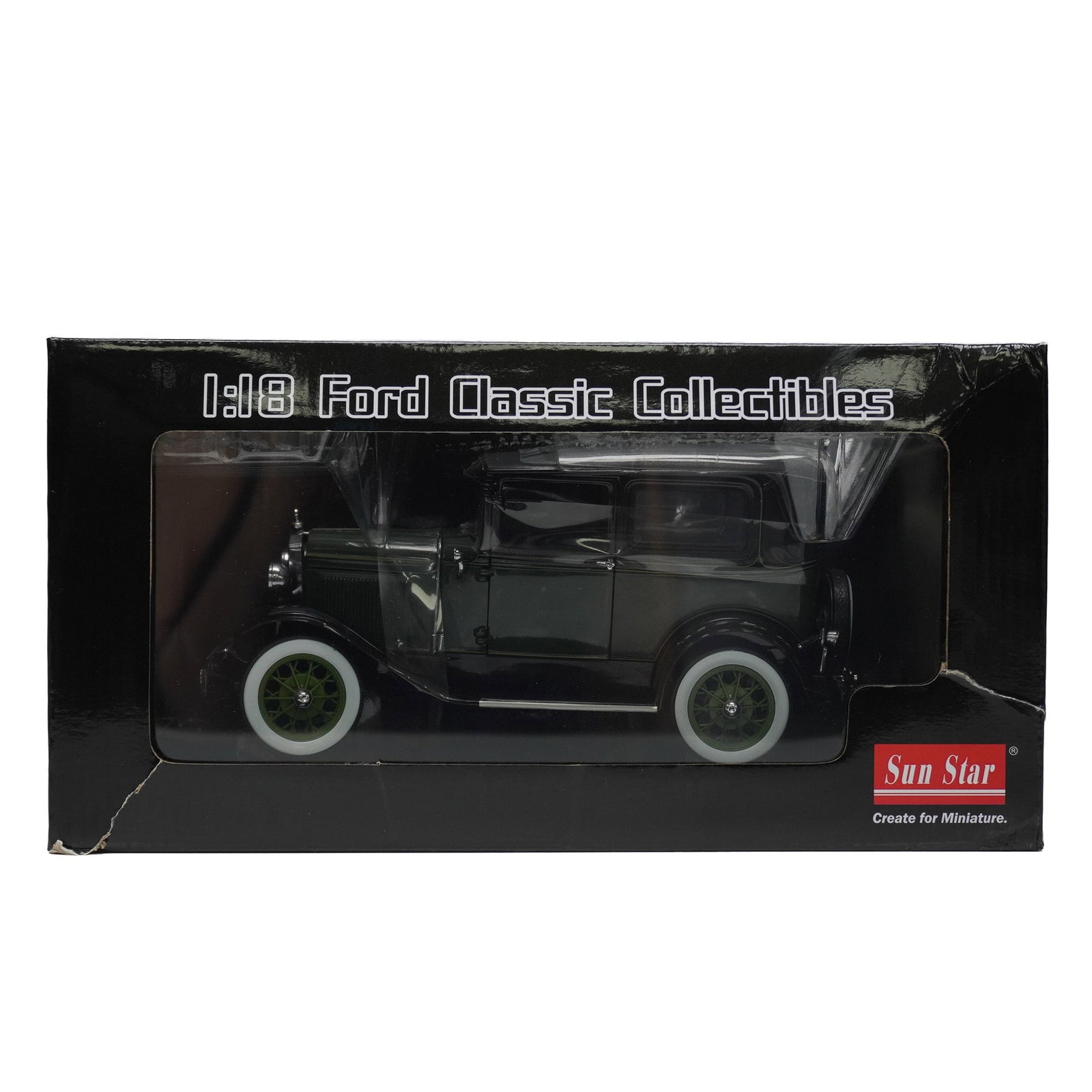 1931 Ford Model A Tudor 1:18 Scale Model, Black and Brewster Green (1 of 3)