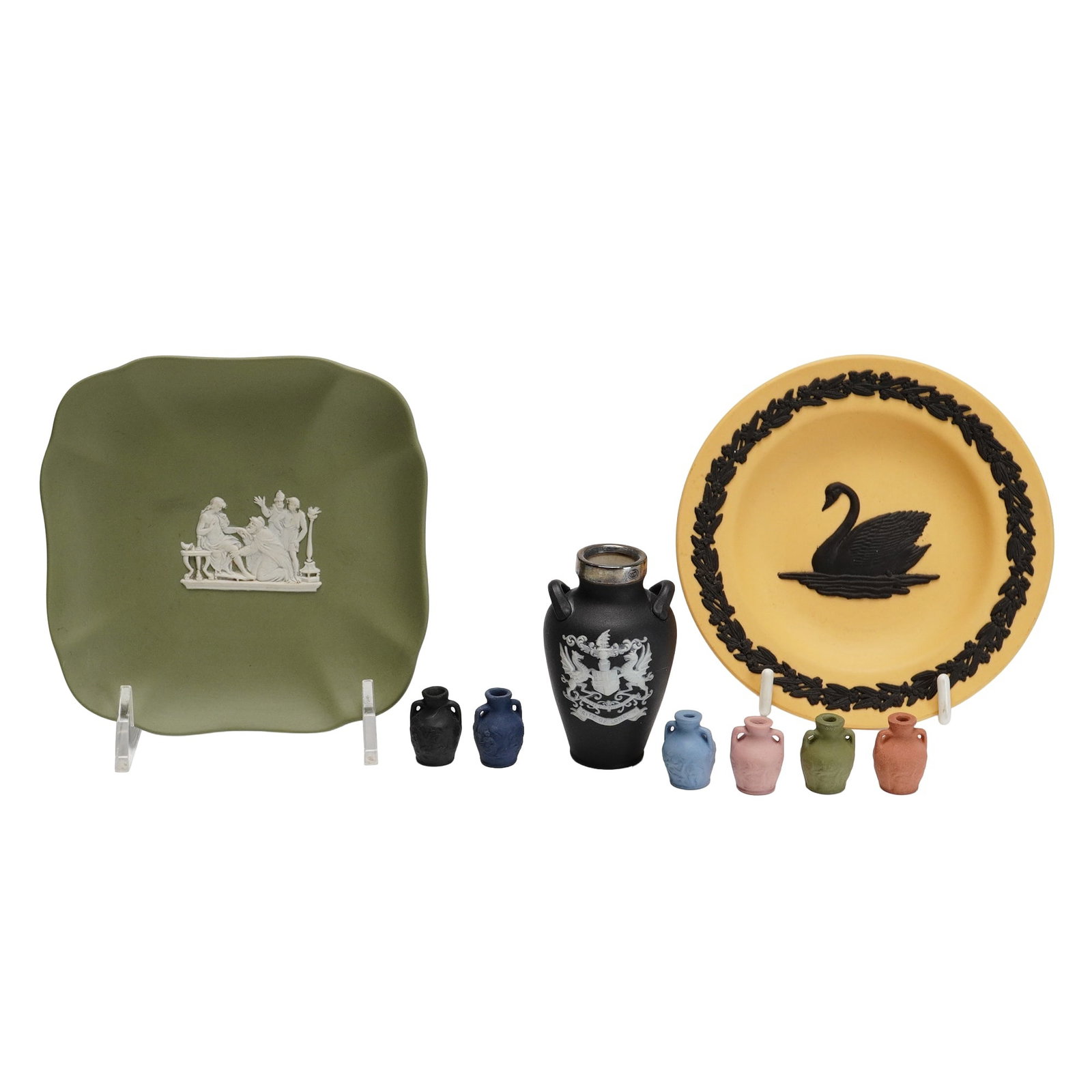 A Collection of Nine Wedgwood Jasperware and Black Basalt Ceramic Items (1 of 4)