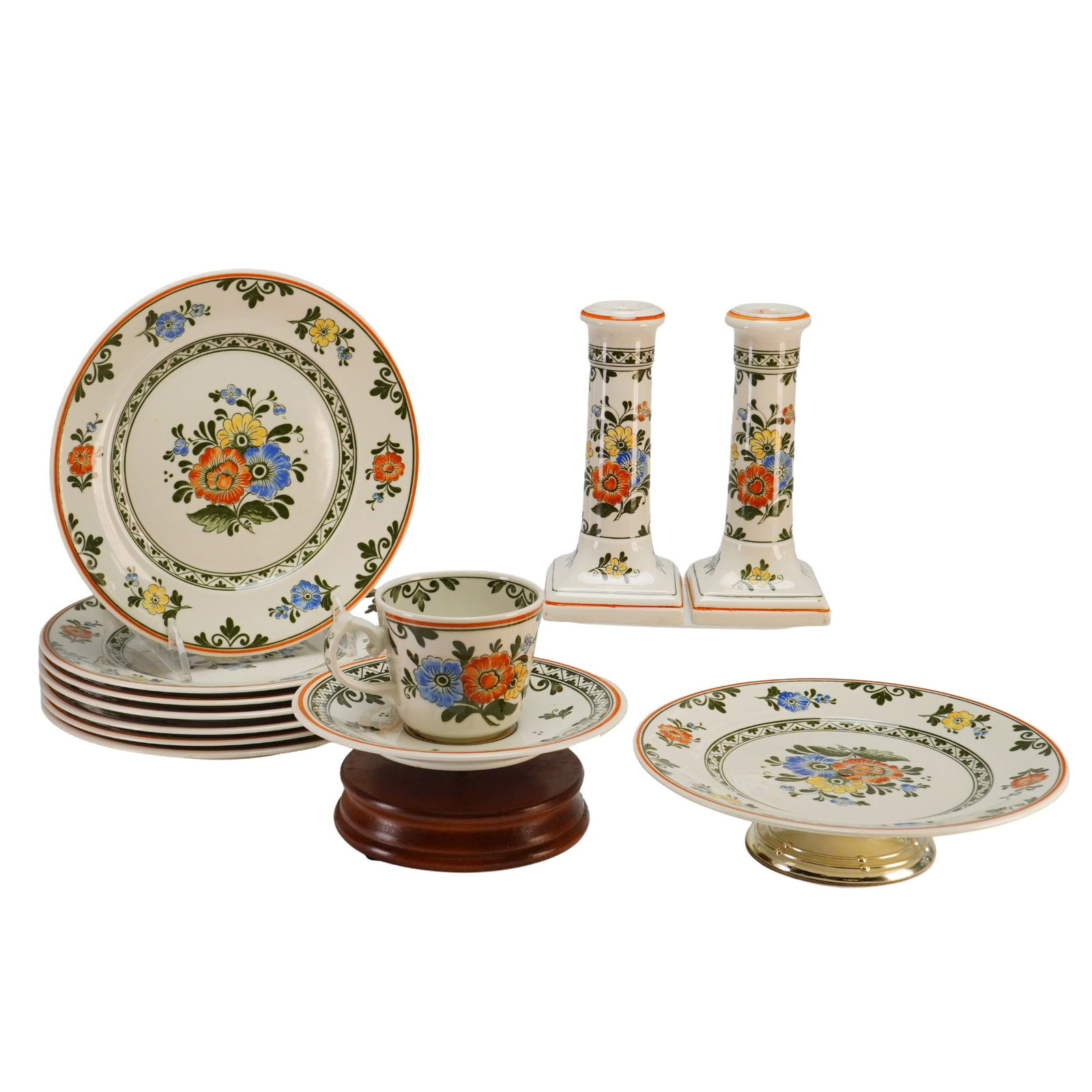 An 11-Piece Collection of Villeroy and Boch Alt Amsterdam Vitro-Porcelain Tableware (1 of 3)