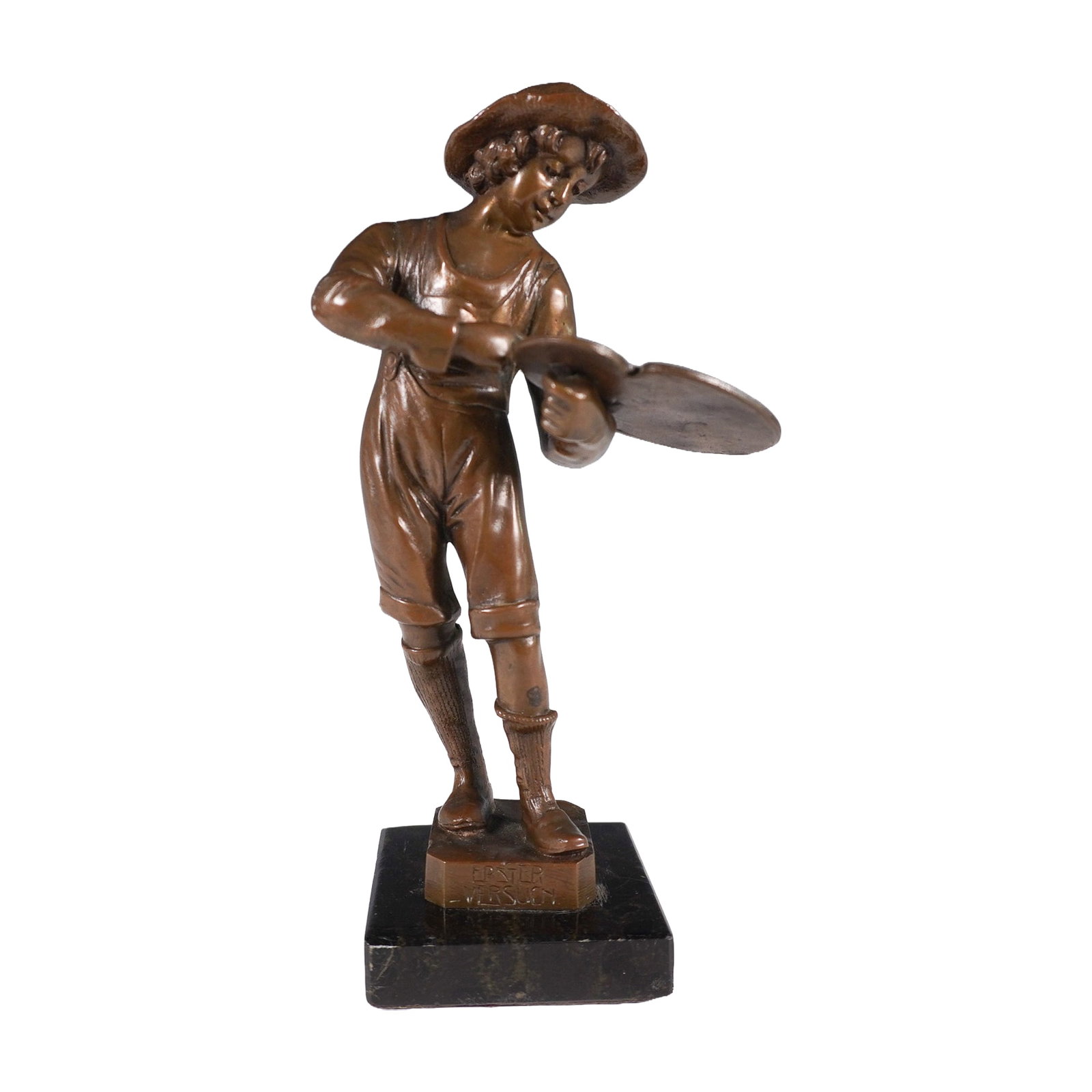 Ernst Beck Bronze Sculpture of a Young Artist: Finely detailed antique bronze sculpture of a young man holding a palette, mounted on a black marble base. The figure is dressed in traditional attire, including a hat, knee-high socks, and boots, exu
