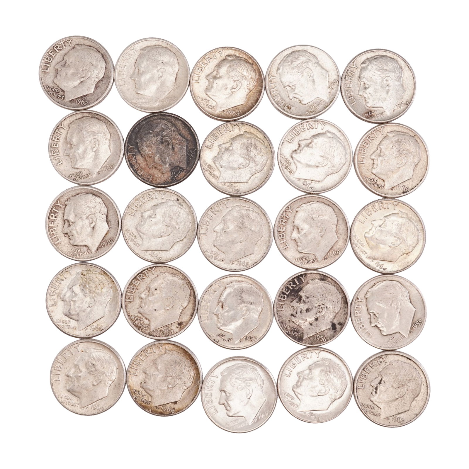 Lot of 25 Loose Roosevelt 90% Silver Dimes, Circulated: Obverse portrait in left profile of Franklin D. Roosevelt, the 32nd President of the United States from 1933 to his death in 1945, is accompanied with the motto: "IN GOD WE TRUST" and surrounded with 