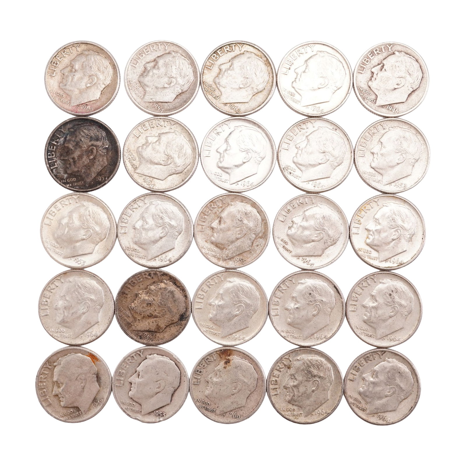 Lot of 25 Loose Roosevelt 90% Silver Dimes, Circulated: Obverse portrait in left profile of Franklin D. Roosevelt, the 32nd President of the United States from 1933 to his death in 1945, is accompanied with the motto: "IN GOD WE TRUST" and surrounded with 