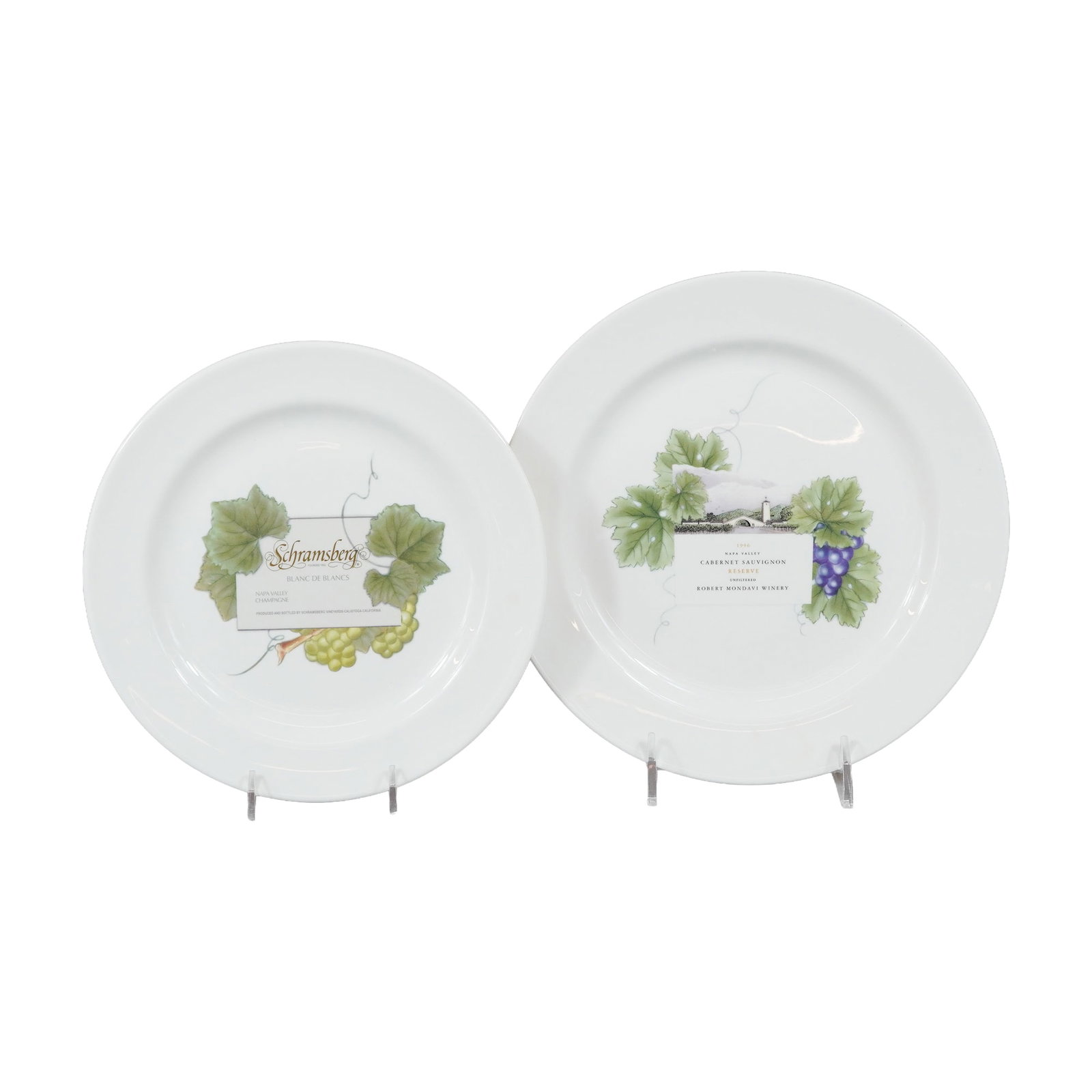 2pc Wedgwood Grand Gourmet Vintage Collection Wine Label Accent Plates: This pair of English bone china accent plates is part of the Grand Gourmet Vintage Collection by Wedgwood, produced in 1999. Each circular plate features a central transfer-printed design replicating 