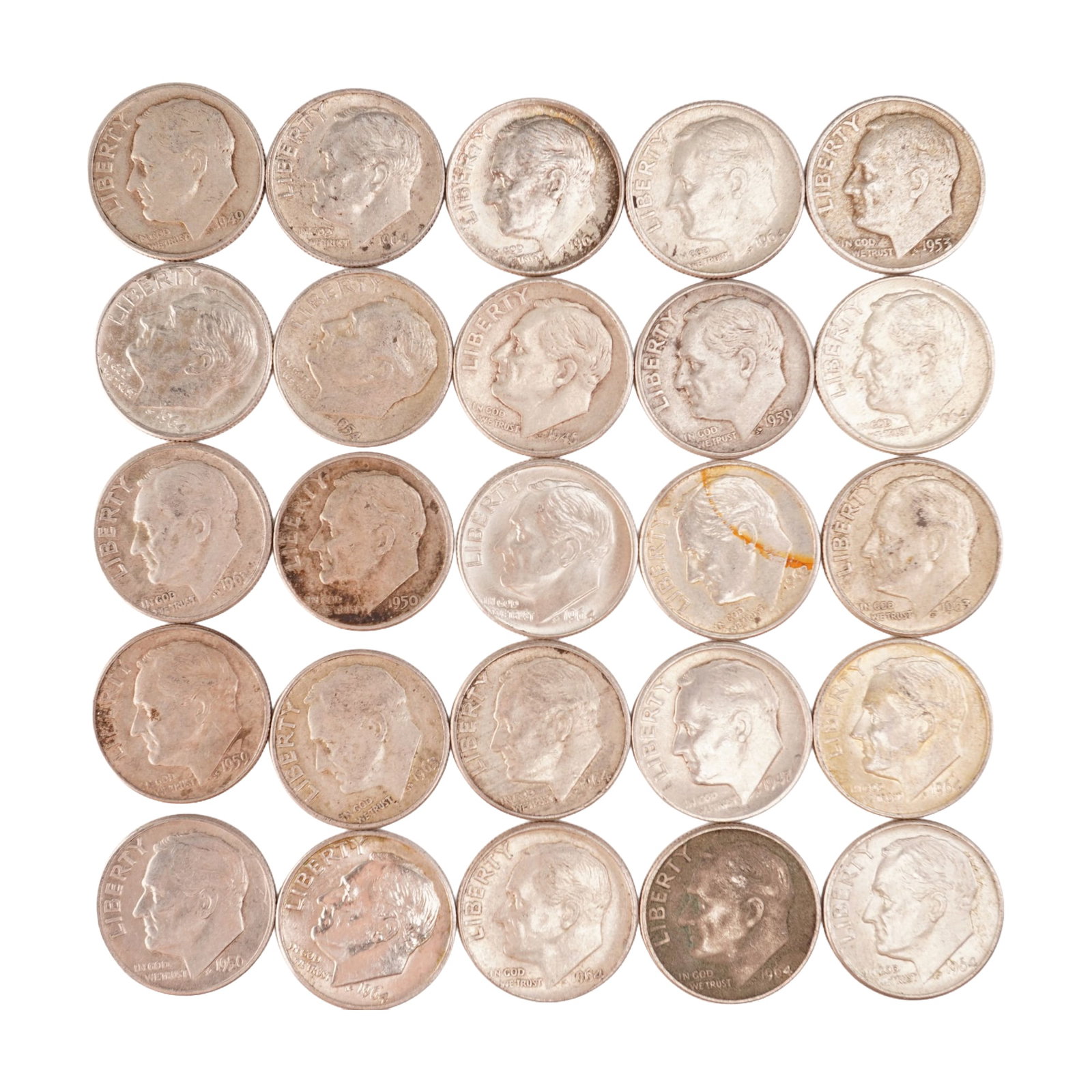 Lot of 25 Loose Roosevelt 90% Silver Dimes, Circulated: Obverse portrait in left profile of Franklin D. Roosevelt, the 32nd President of the United States from 1933 to his death in 1945, is accompanied with the motto: "IN GOD WE TRUST" and surrounded with 