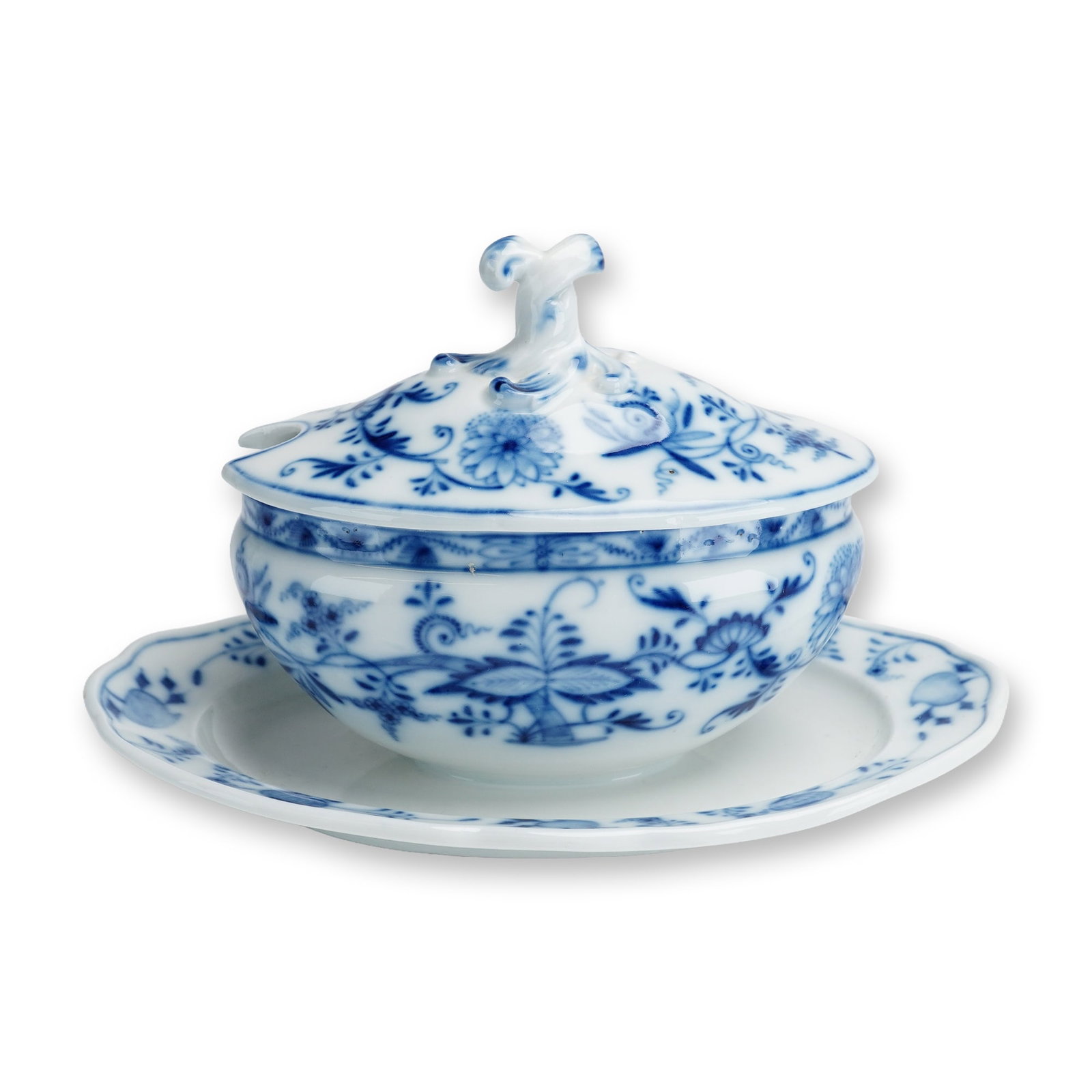 Meissen Blue Onion Pattern Gravy Boat with Lid (1 of 3)