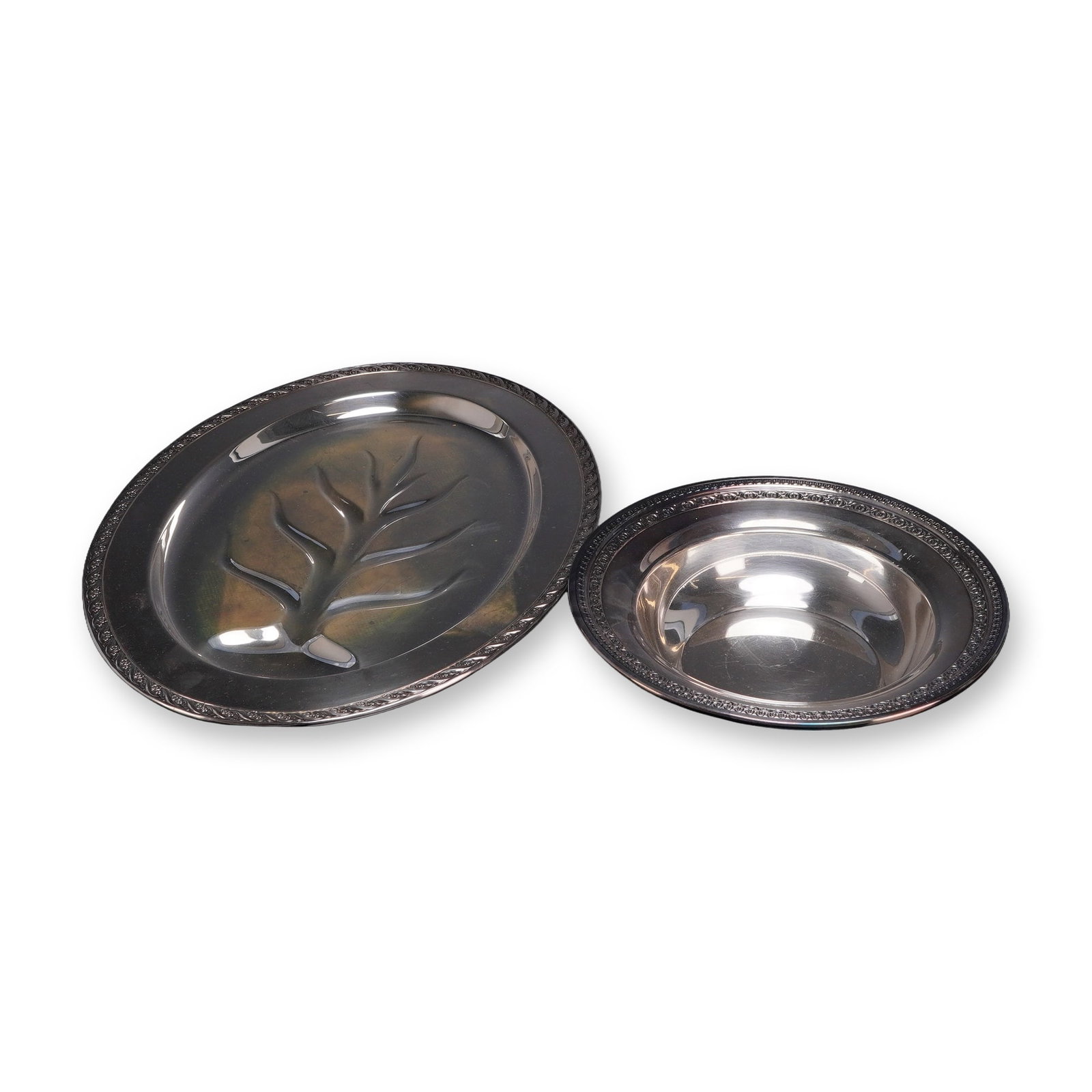2pc Wm. Rogers & Son and Reed & Barton Silver-Plated Serving Pieces (1 of 3)