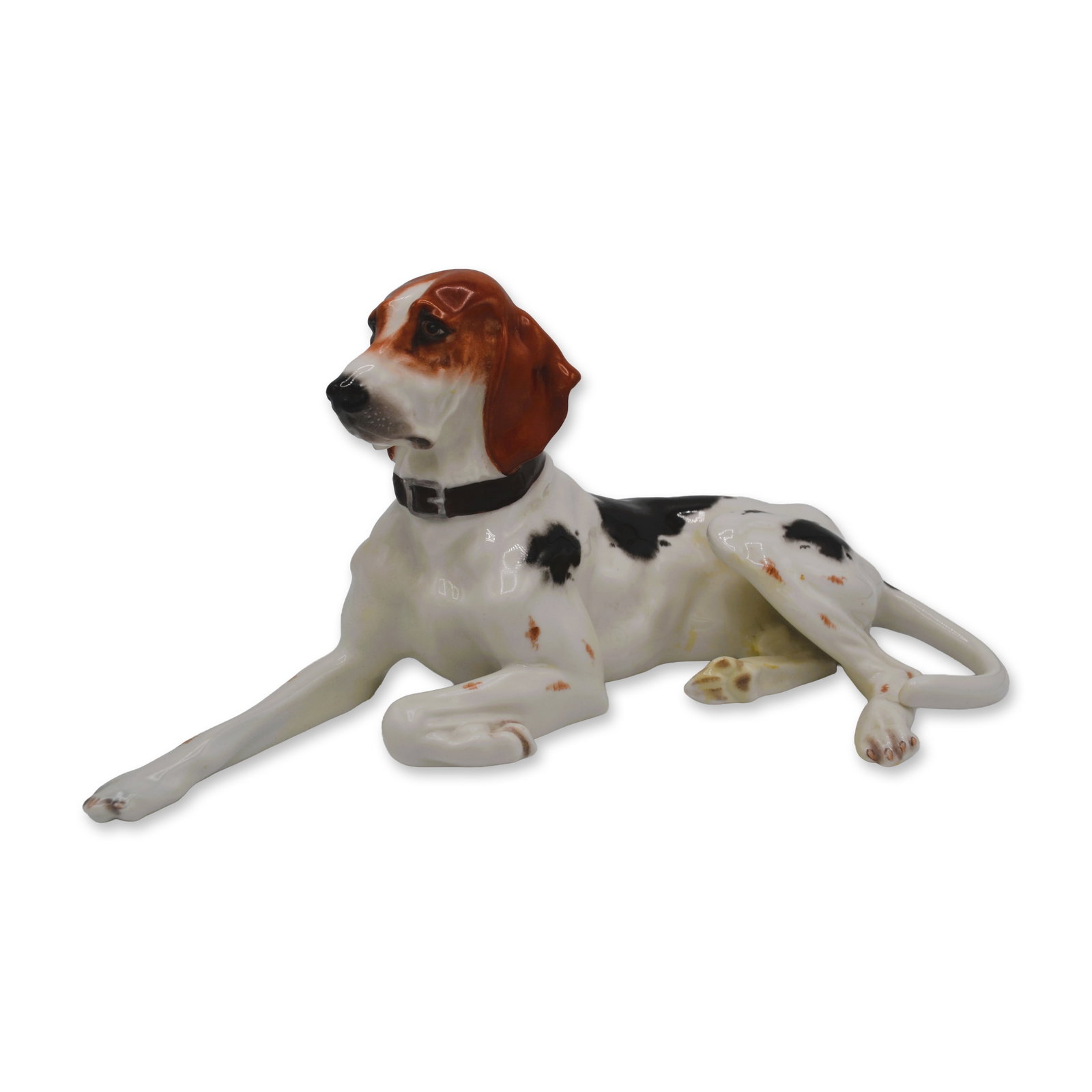 Boehm Porcelain Reclining Foxhound Dog Sculpture, 1952, Rare: Glazed Porcelain Decorated, hand created, hand painted by Ed Boehm, Master Artist and owner of the Boehm Studio in Trenton, New Jersey, USA. Introduced in 1952, featuring the Reclining Foxhound Dog Sc