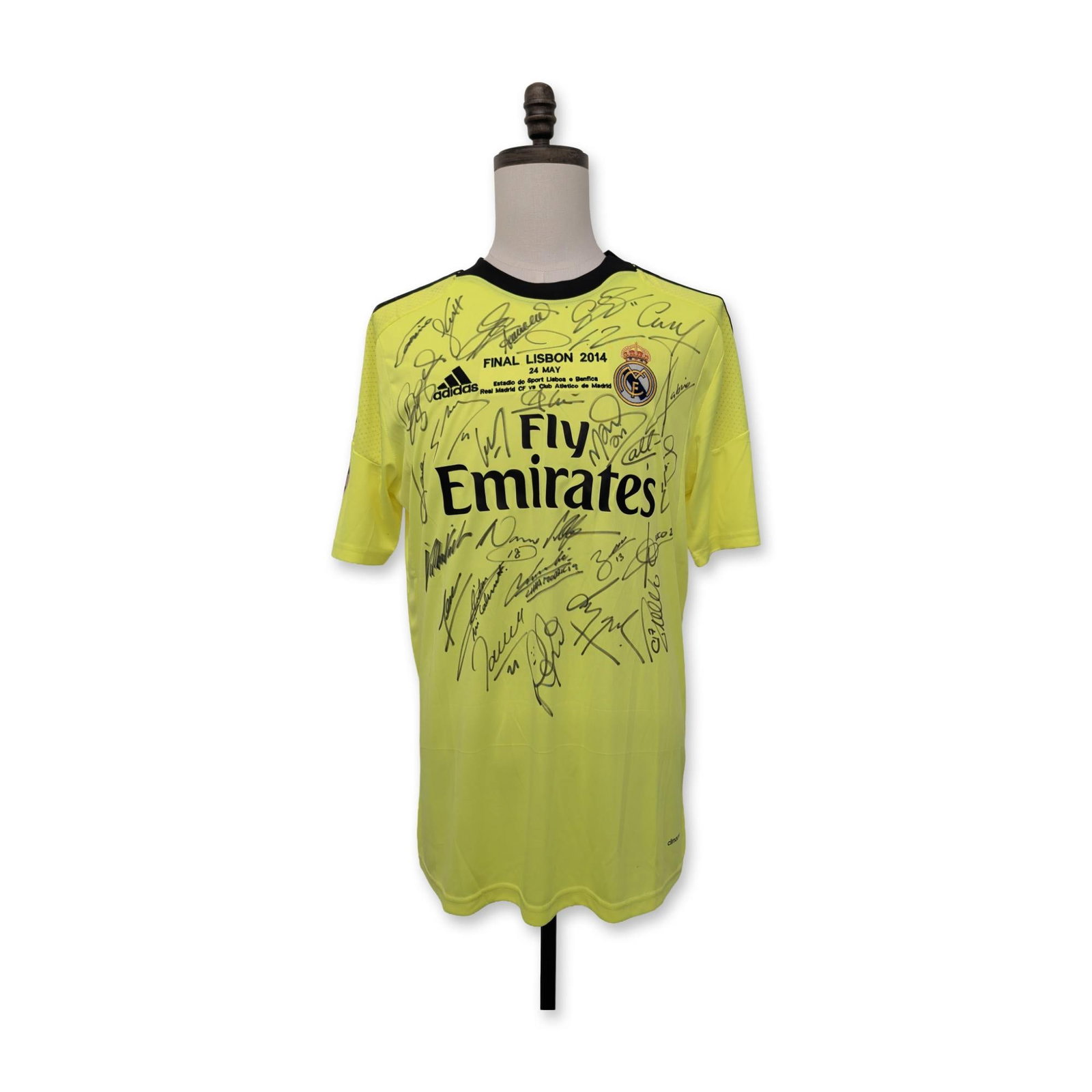 Team Signed Real Madrid 2014 Champions League Final Soccer Jersey (1 of 6)