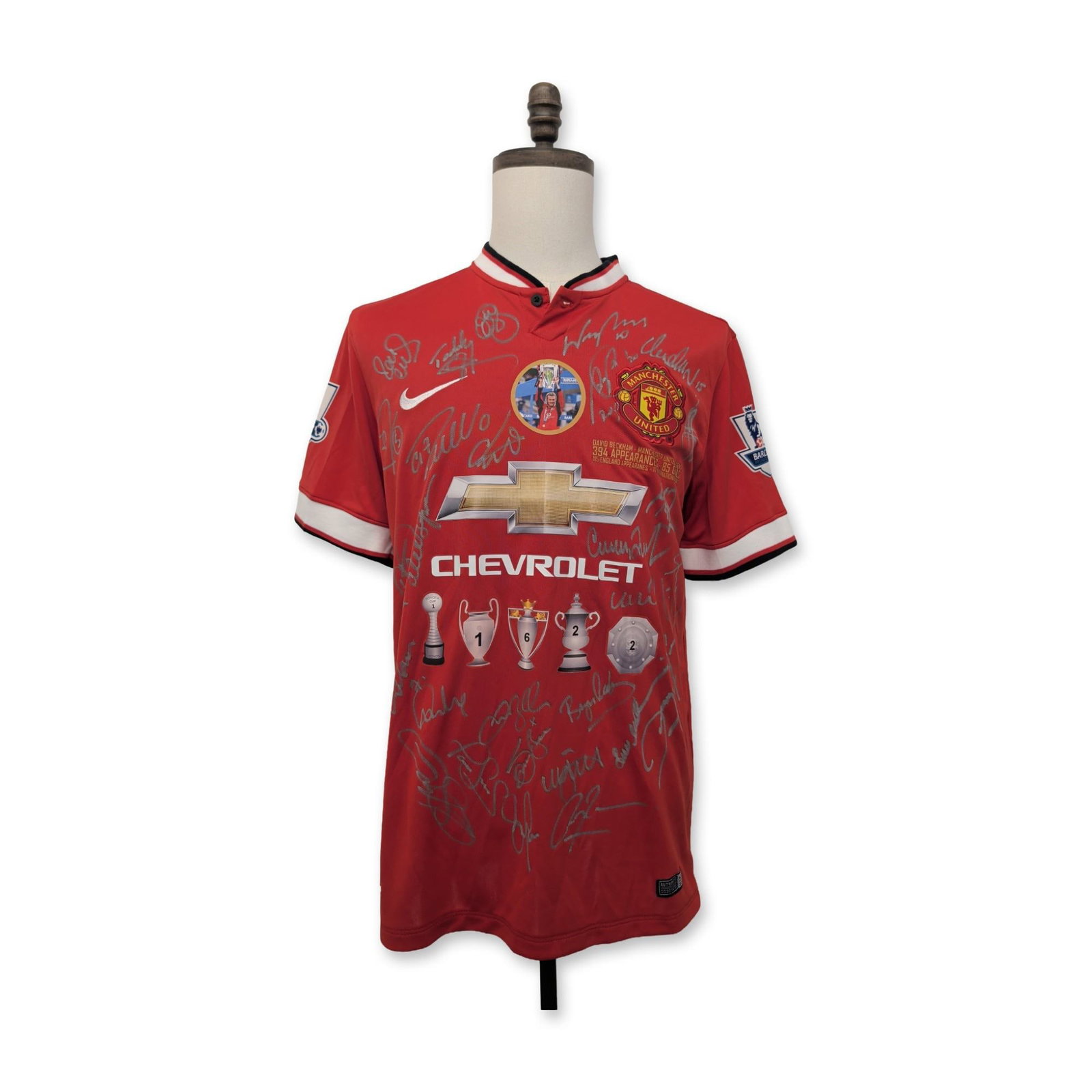 Manchester United Signed Beckham Record Soccer Jersey (1 of 6)