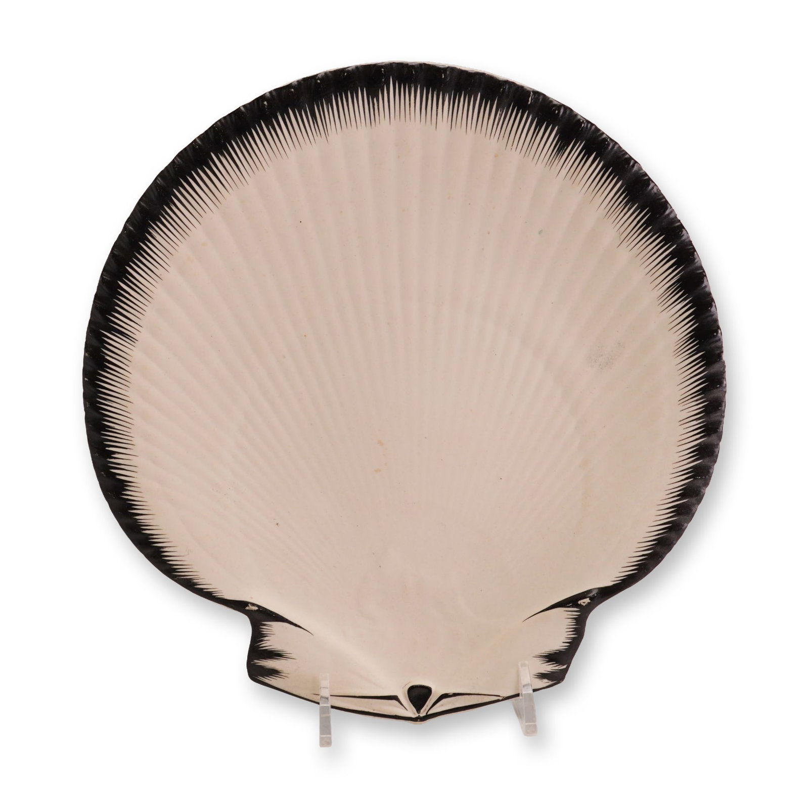Wedgwood Nautilus Scallop Shaped Creamware Plate Circa 1915 (1 of 3)