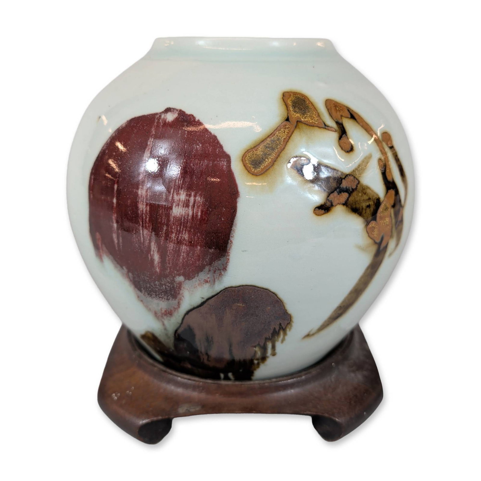 Tom Spleth Studio Pottery Porcelain Vase with Wooden Stand: American studio pottery globular jar by Tom Spleth (born 1946). The porcelain vessel features a pale celadon-tinted glaze decorated with gestural, abstract motifs in iron-red and dark brown