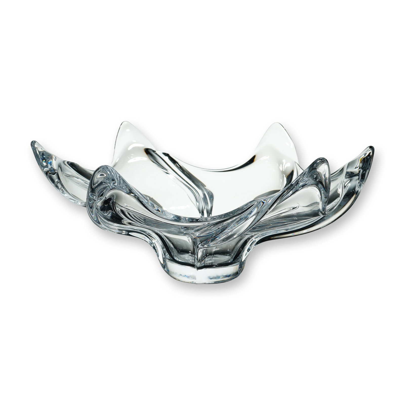 Cofrac Art Verrier France Clear Crystal Centerpiece Bowl: Cofrac Art Verrier, France. Large sculptural centerpiece bowl in heavy clear crystal, featuring a dynamic free-form organic design with an undulating wave-like rim and thick-walled construction. The p