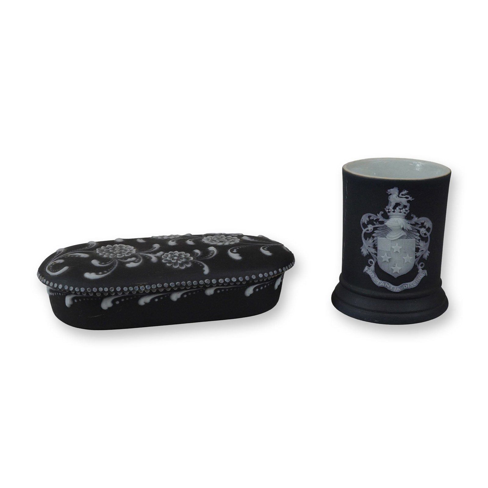 2pc Wedgwood Black Jasperware Dip Trinket Box by Harry Barnard and Commemorative Josiah Wedgwood (1 of 5)