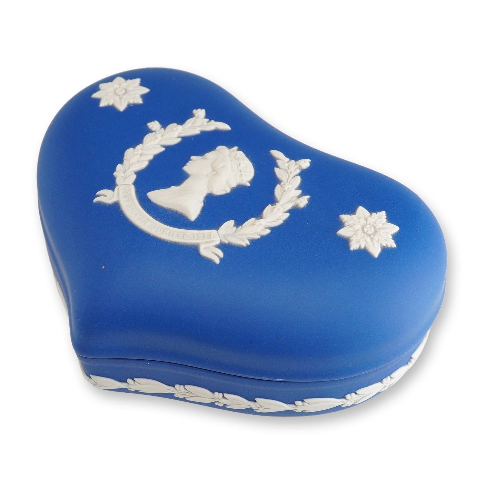 Wedgwood Cobalt Blue Jasperware Queen Elizabeth II Silver Jubilee Heart Shaped Lidded Box (1 of 3)