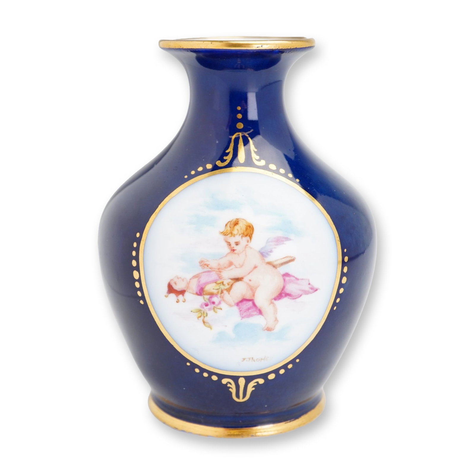 Wedgwood Hand Painted Cobalt Blue Porcelain Vase by J. Thorley circa 1915: A fine bone china miniature baluster-form vase produced by Wedgwood, England. The vessel features a deep cobalt blue bleu de roi ground with a central hand-painted circular reserve. The vignette depic