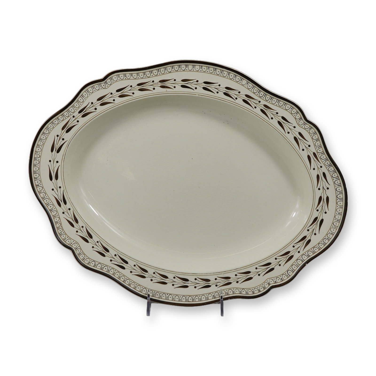 Wedgwood Creamware Scalloped Oval Platter with Laurel Border (1 of 4)