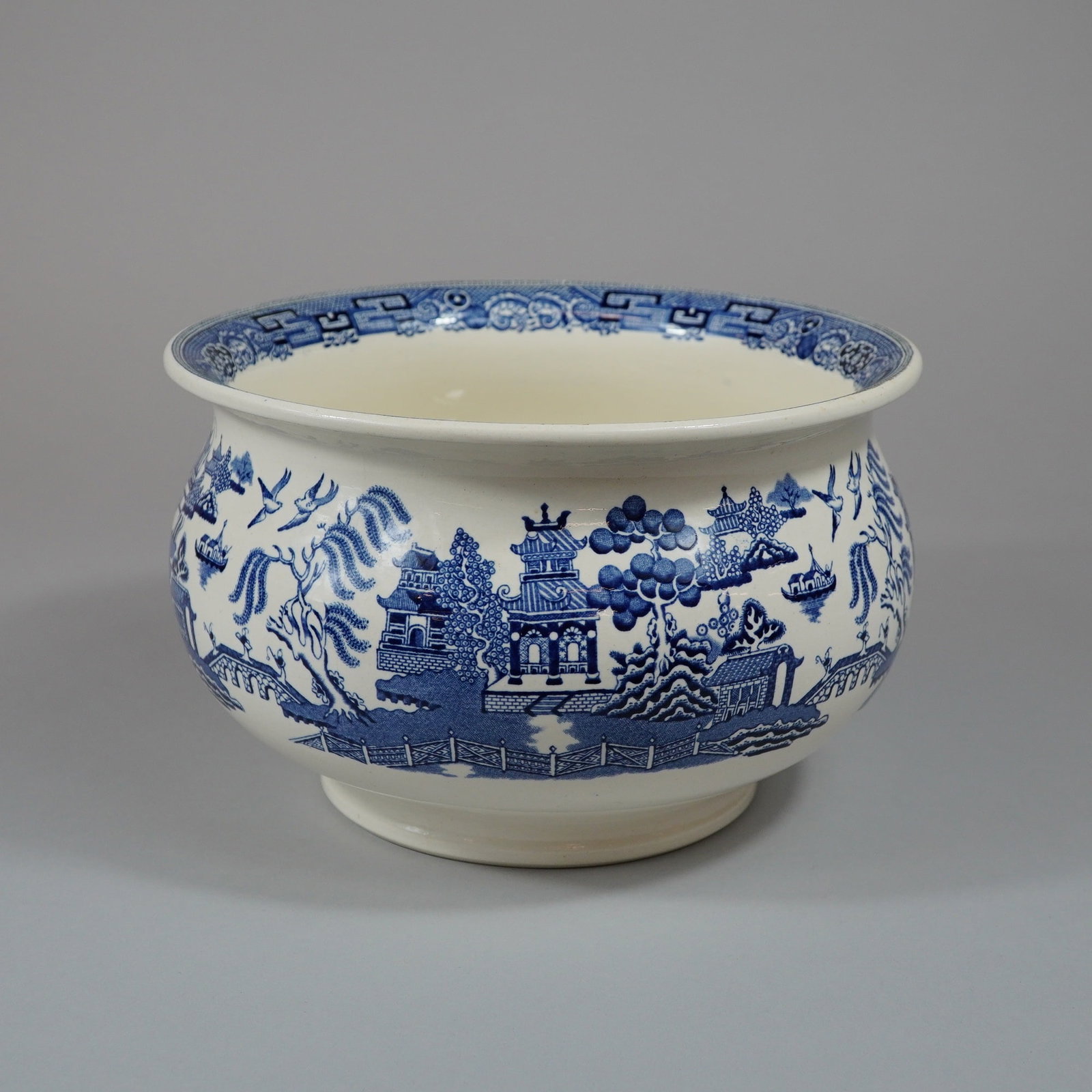 Wedgwood Blue Willow Pattern Ceramic Chamber Pot - 2