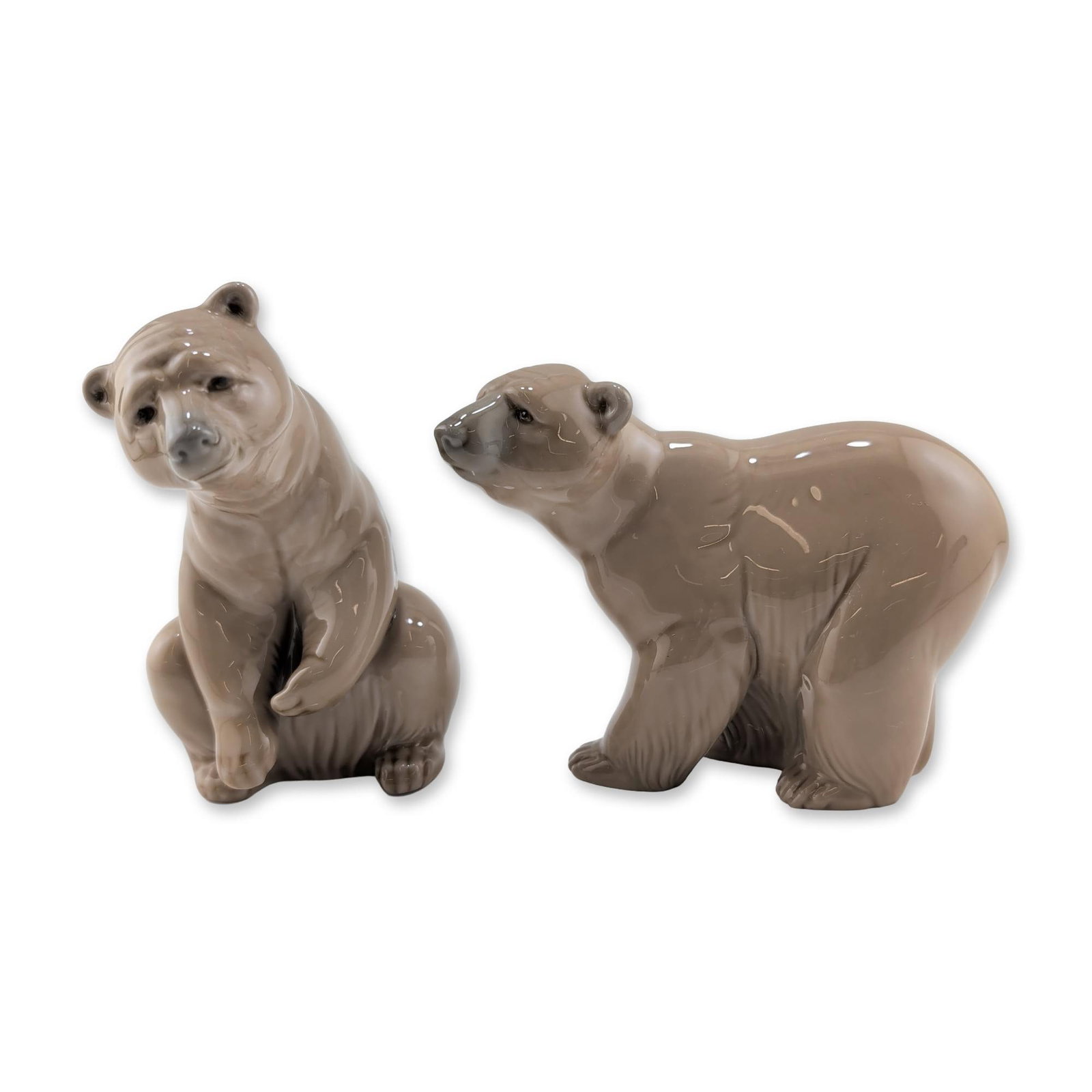Pair of Lladro Porcelain Figurines, Attentive Polar Bear 01001204 and Seated Bear 01001206 (1 of 3)