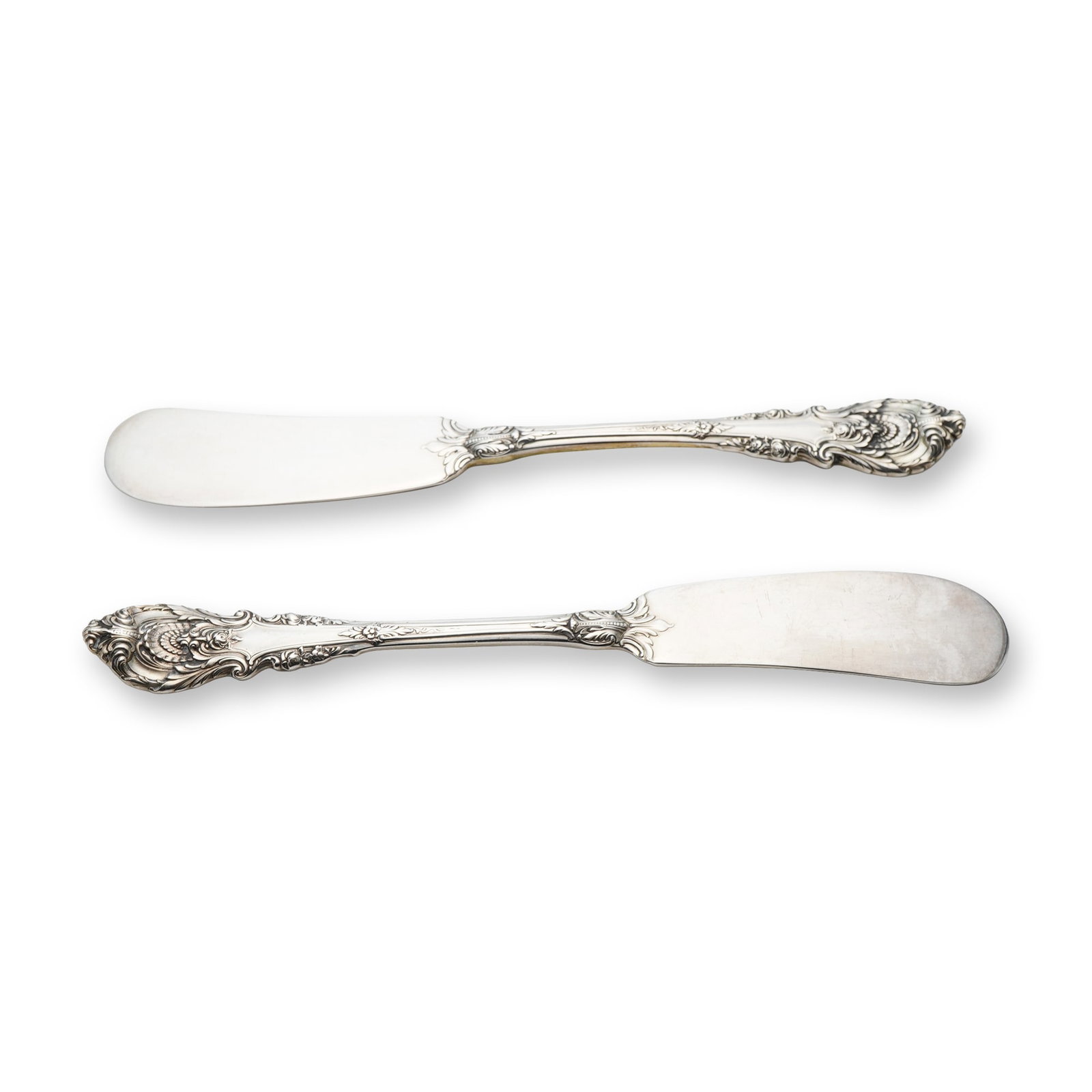 A Pair of Wallace Sterling Silver Sir Christopher Pattern Flat Handle Butter Spreaders (1 of 3)