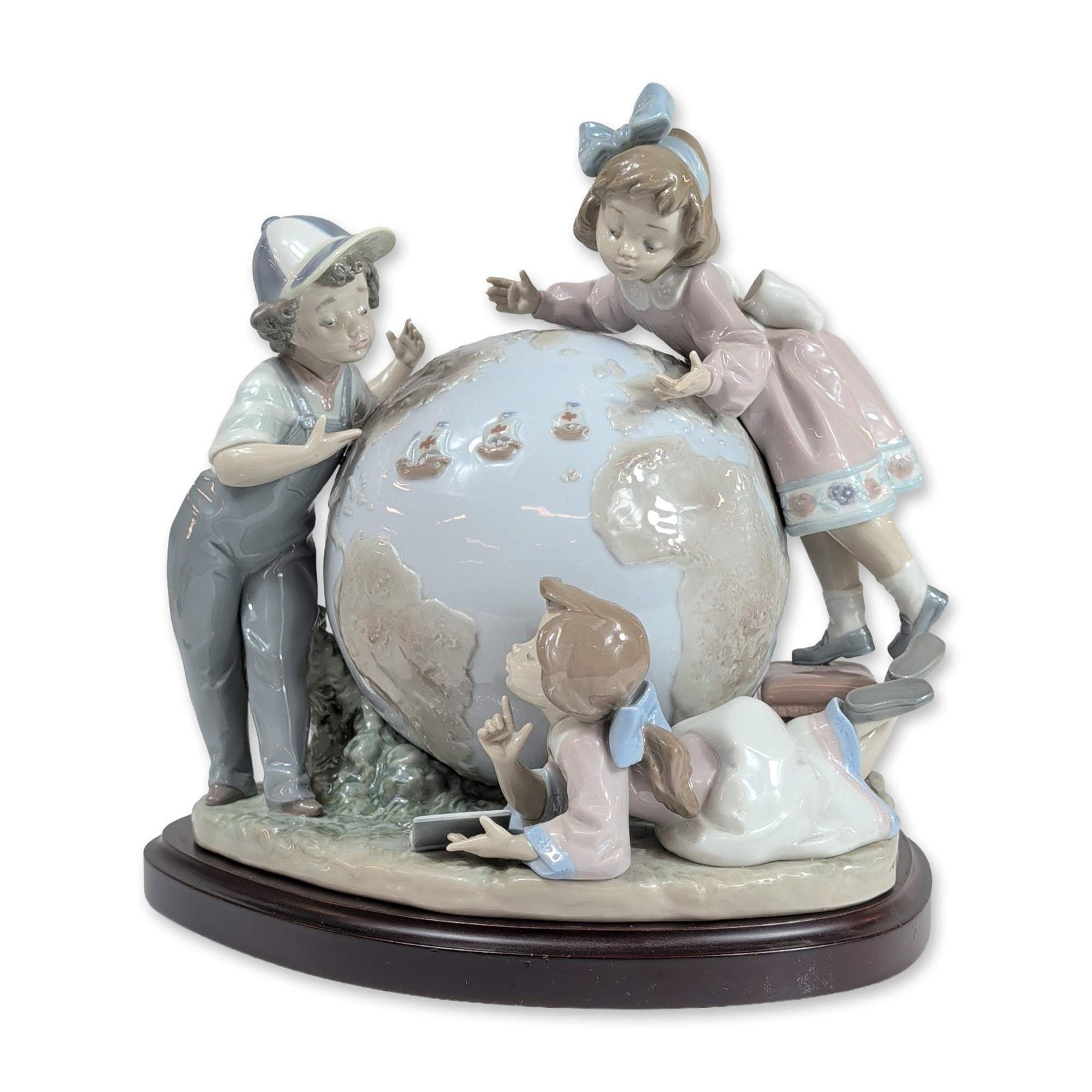 Lladro Voyage of Columbus Porcelain Figurine 5847 (1 of 5)
