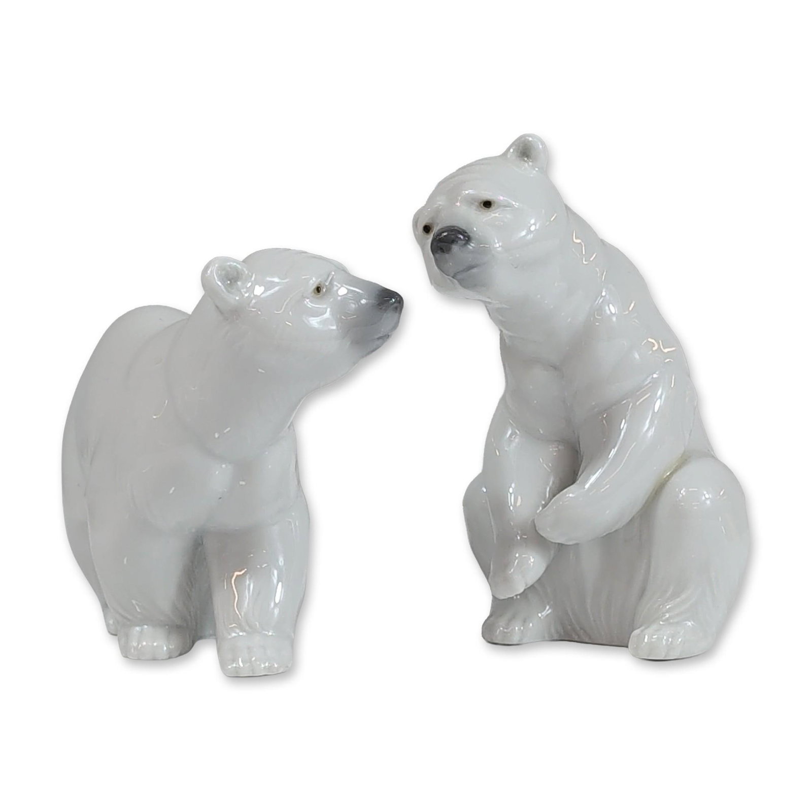 Pair of Lladro Porcelain Polar Bear Figurines (1 of 4)
