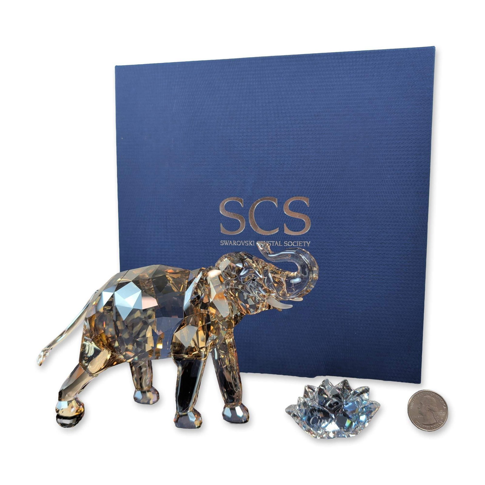 Swarovski 2013 SCS Cinta Crystal Elephant with Title Plaque (1 of 6)