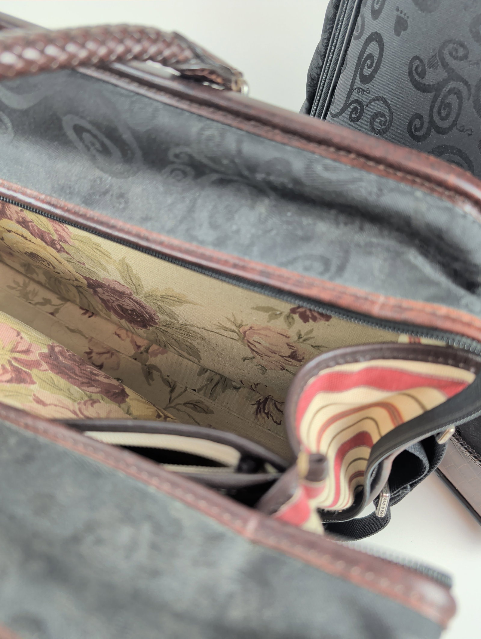 Brighton Two-Piece Scroll Pattern Luggage Set - 4