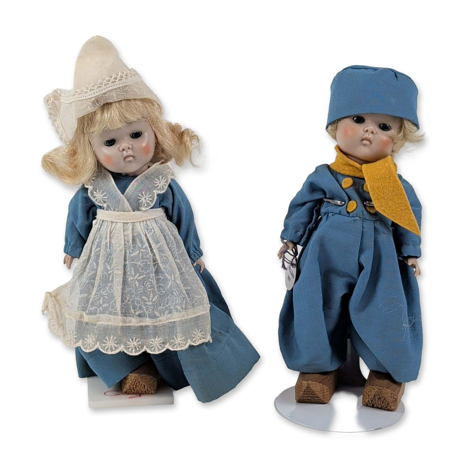 Pair of Vintage Finny Faraway Lands Dutch Character Dolls in Folk Costume (1 of 5)