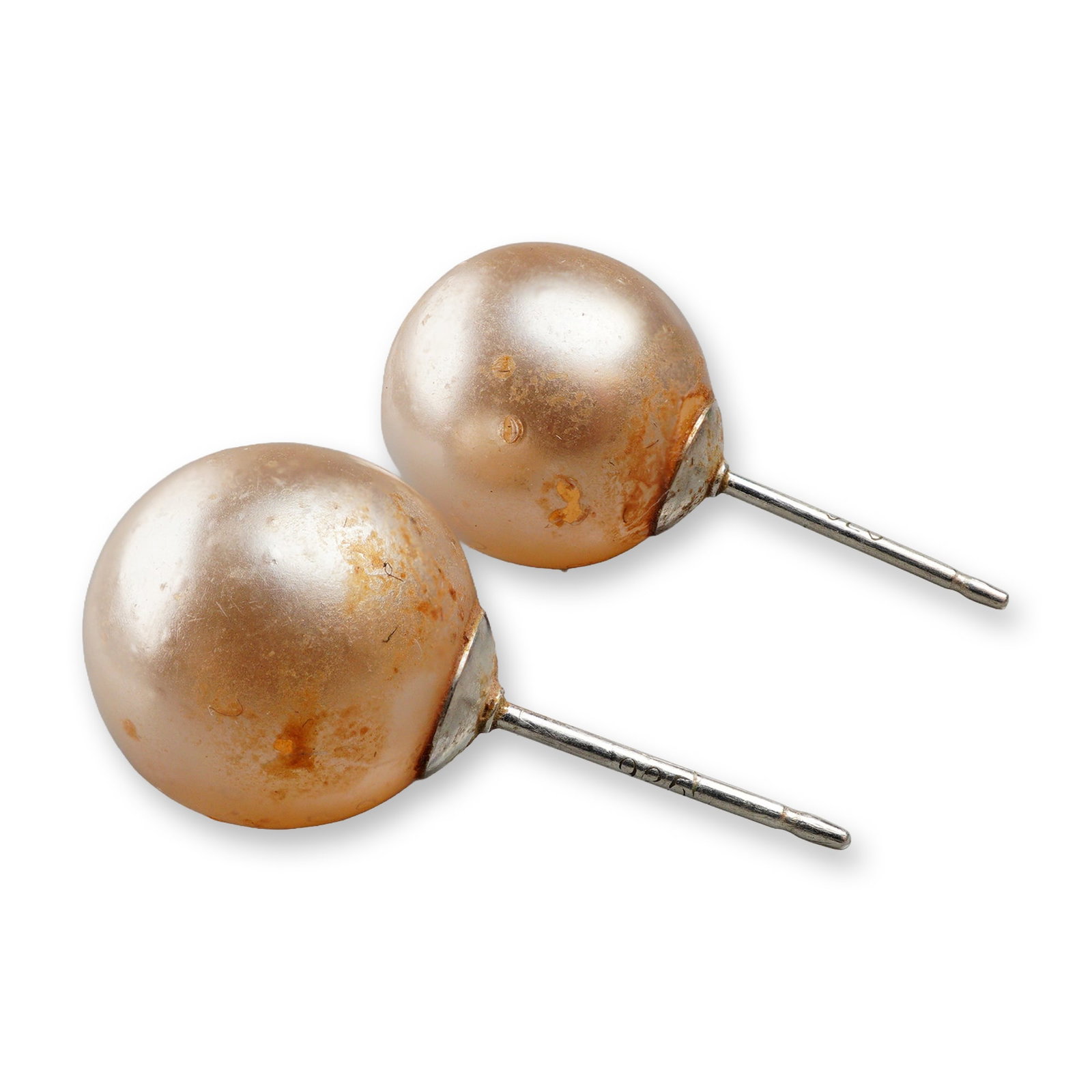 A Pair of Sterling Silver Pink Freshwater Cultured Pearl Stud Earrings (1 of 2)